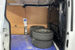 valkoinen Ford Transit Custom 2014 kuva 18.