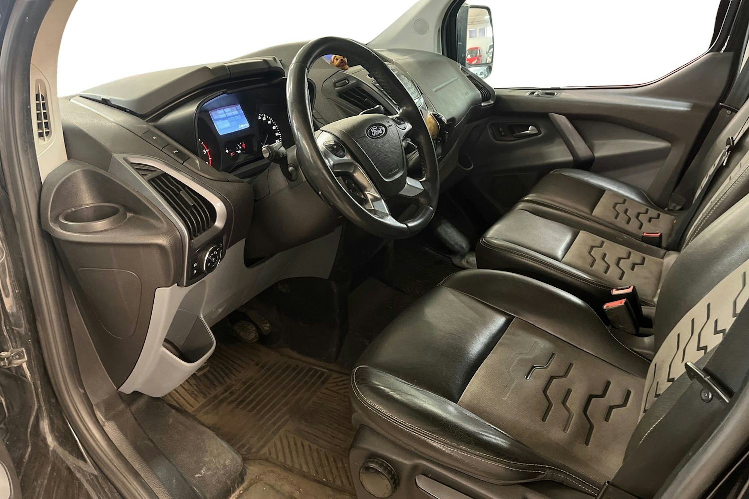 musta Ford Transit Custom 2014 kuva 3.