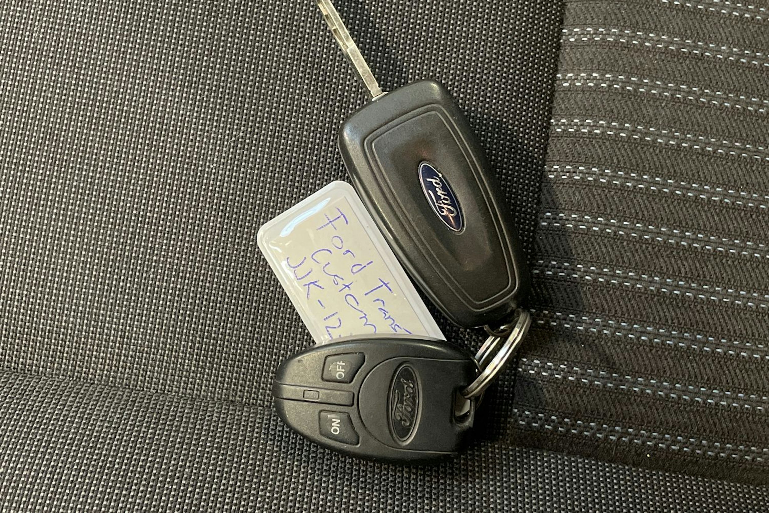 valkoinen Ford Transit Custom 2014 kuva 21.