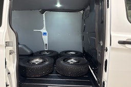 Valkoinen Ford Transit Custom 2014 kuva 11.