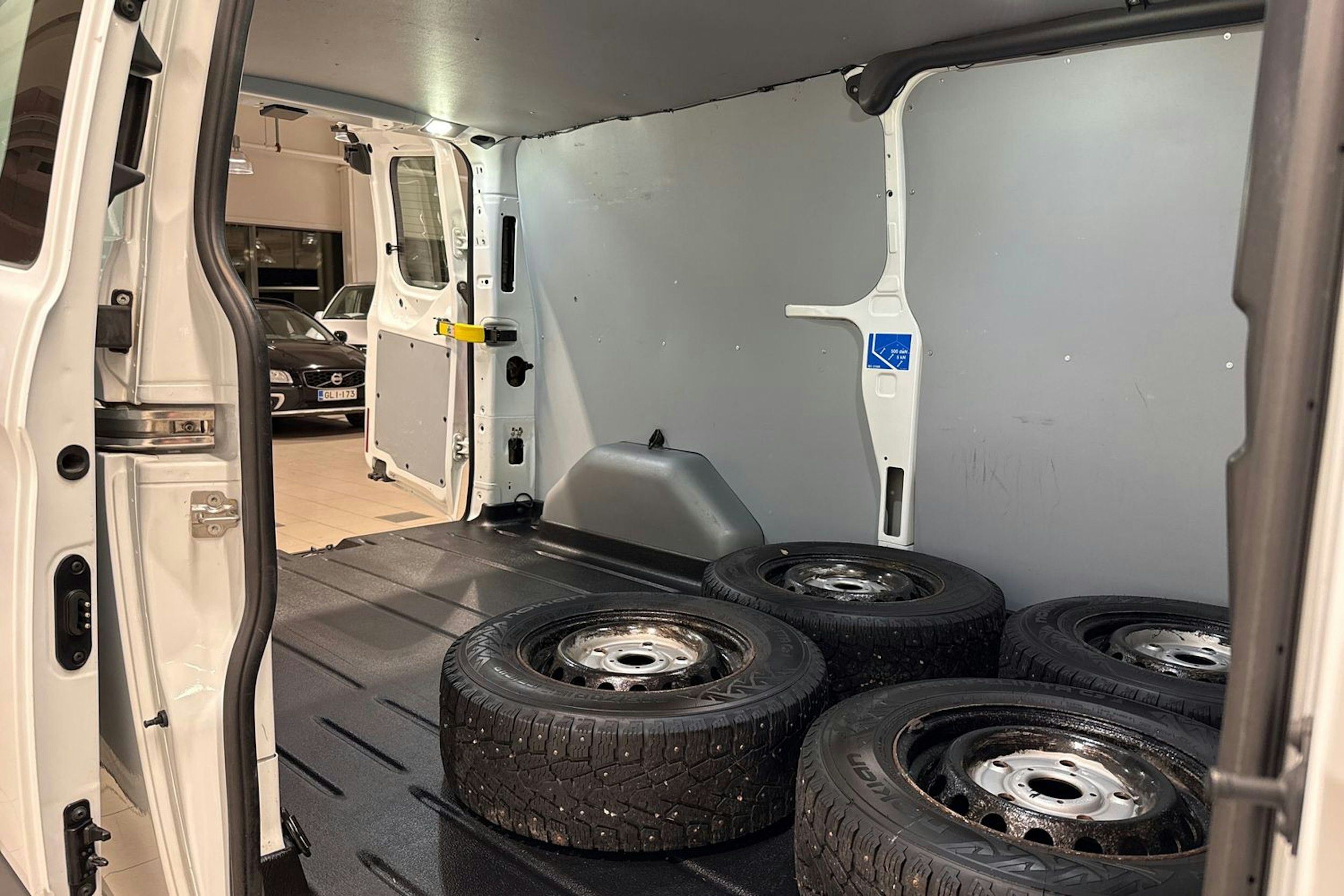 Valkoinen Ford Transit Custom 2014 kuva 12.