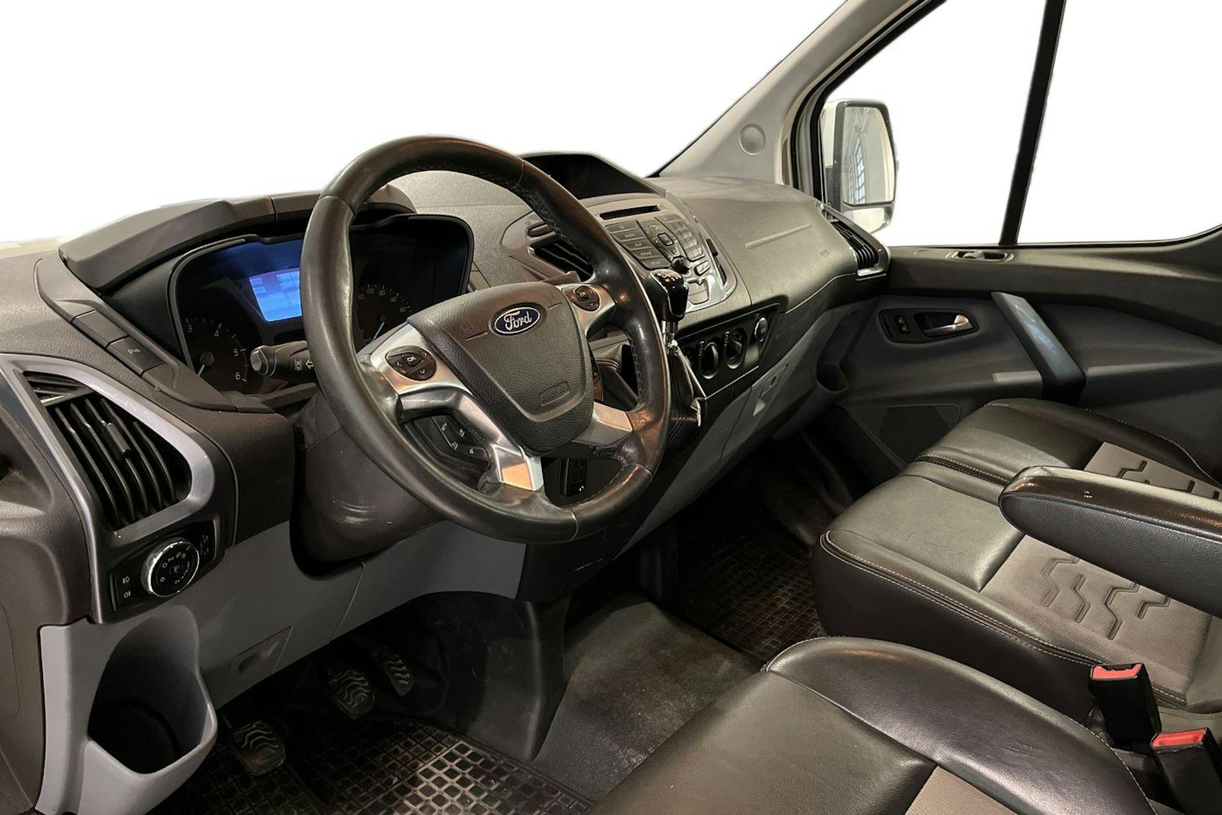 Valkoinen Ford Transit Custom 2014 kuva 3.