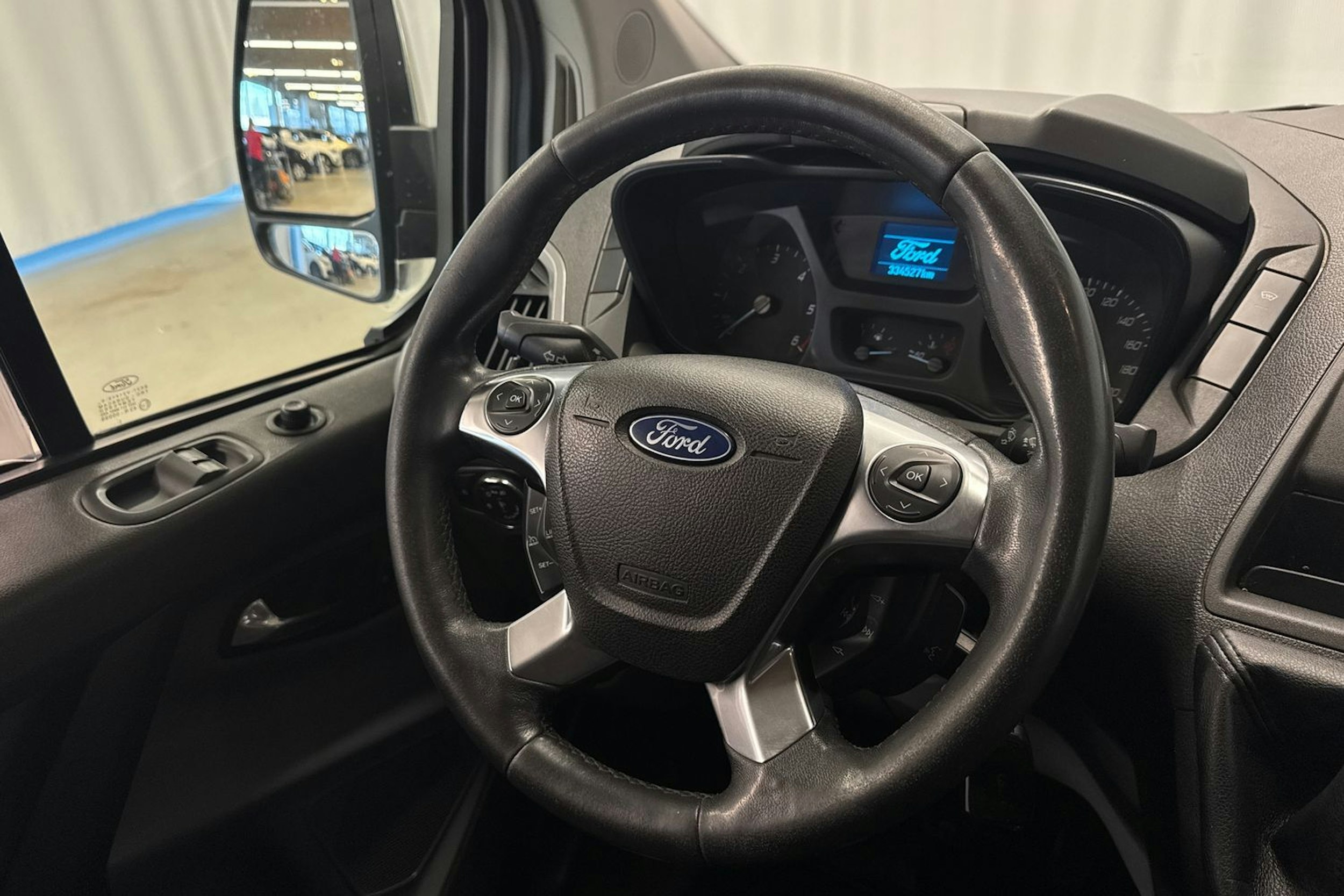 valkoinen Ford Transit Custom 2014 kuva 13.