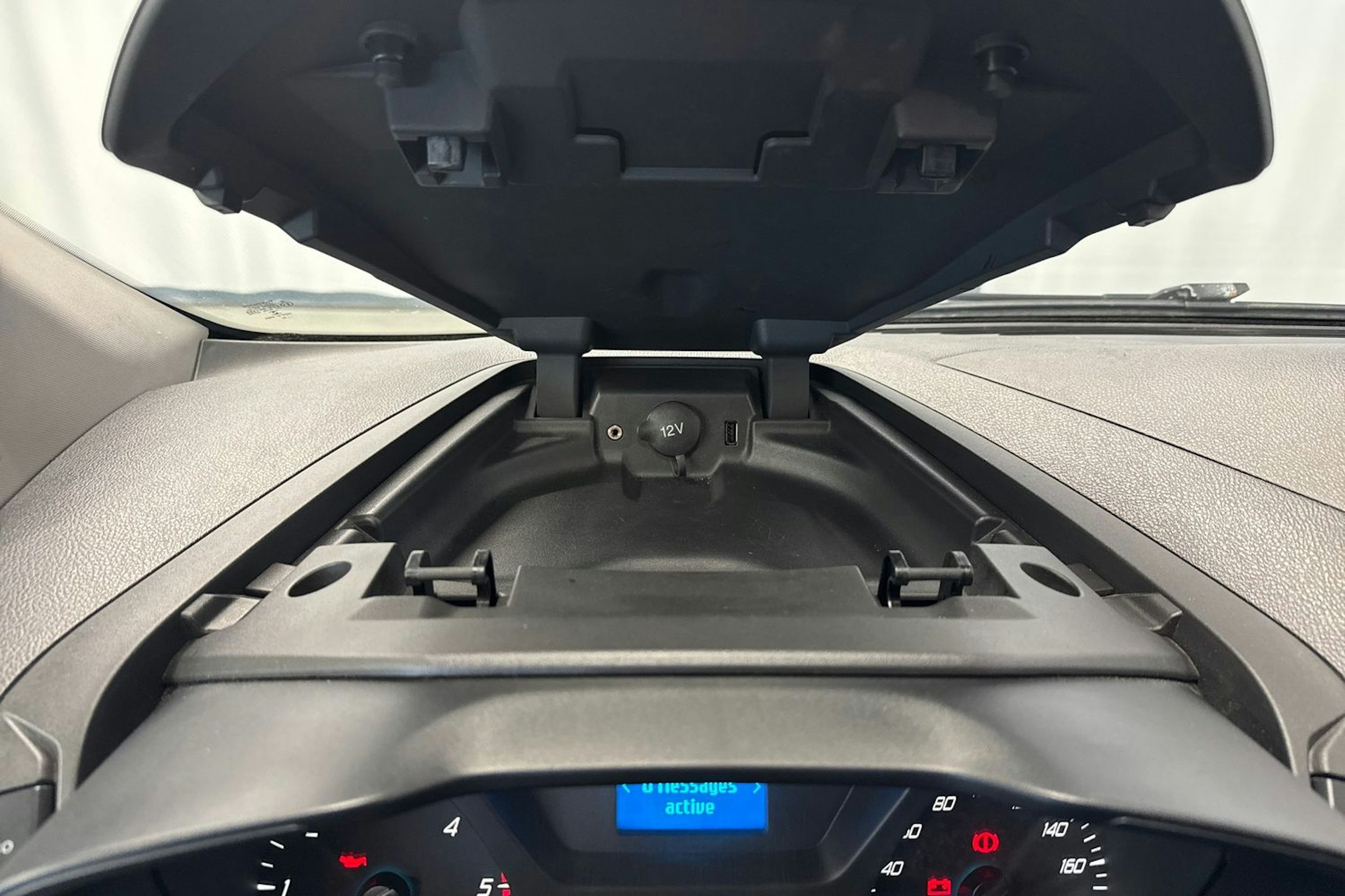 valkoinen Ford Transit Custom 2014 kuva 21.