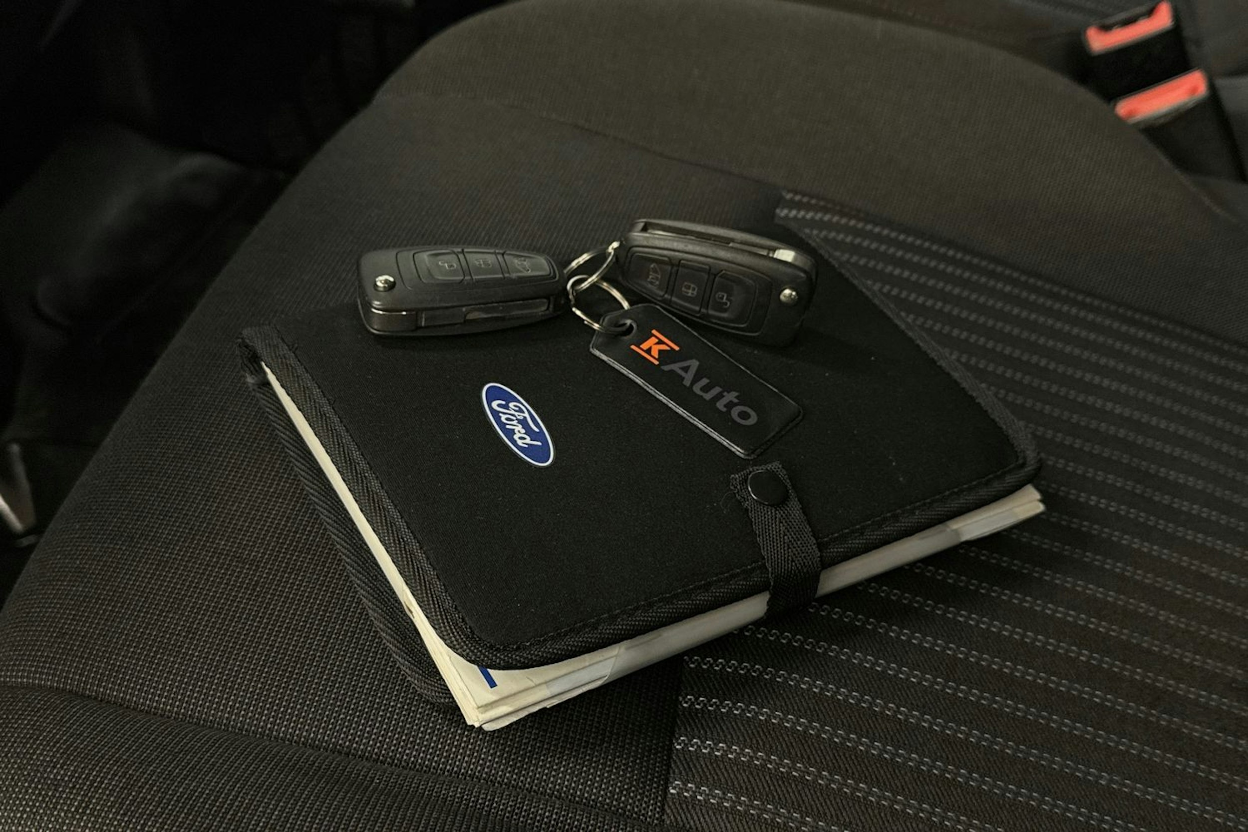 valkoinen Ford Transit Custom 2014 kuva 25.