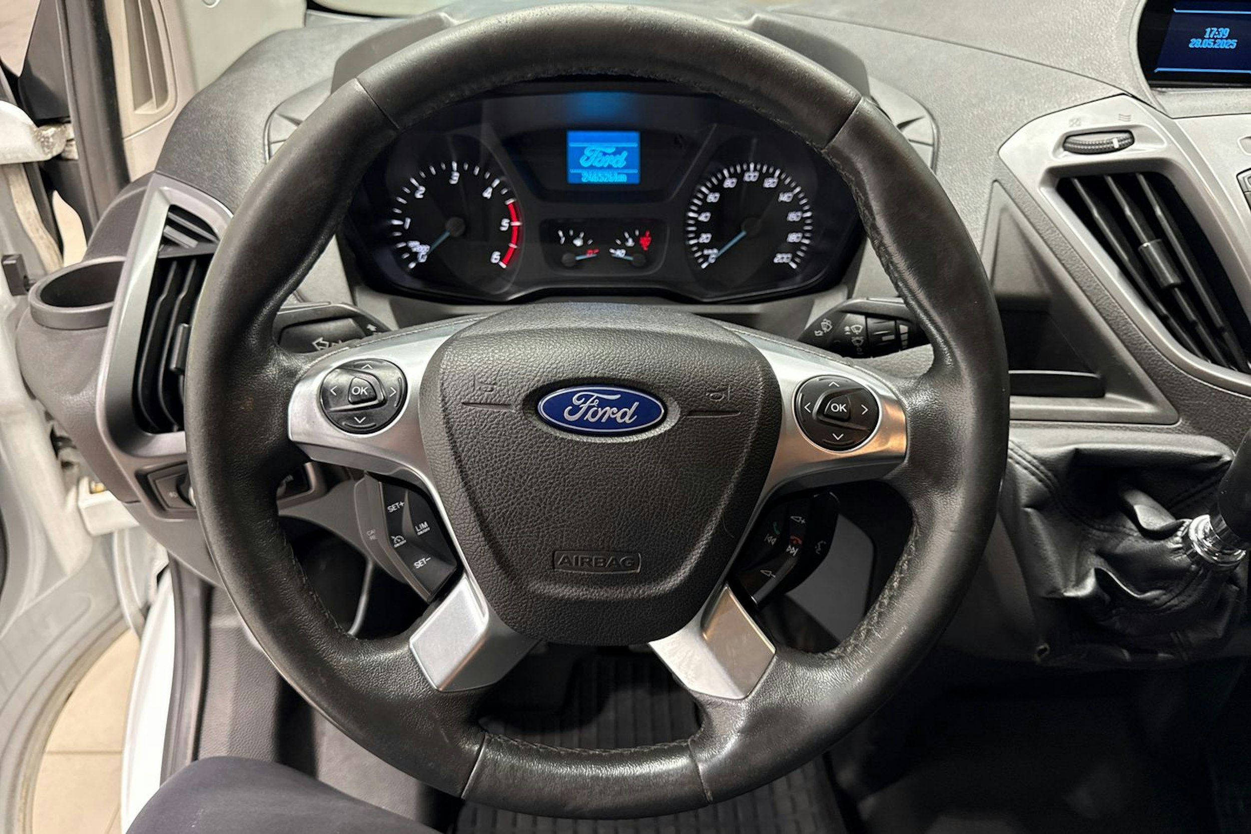 Valkoinen Ford Transit Custom 2014 kuva 17.