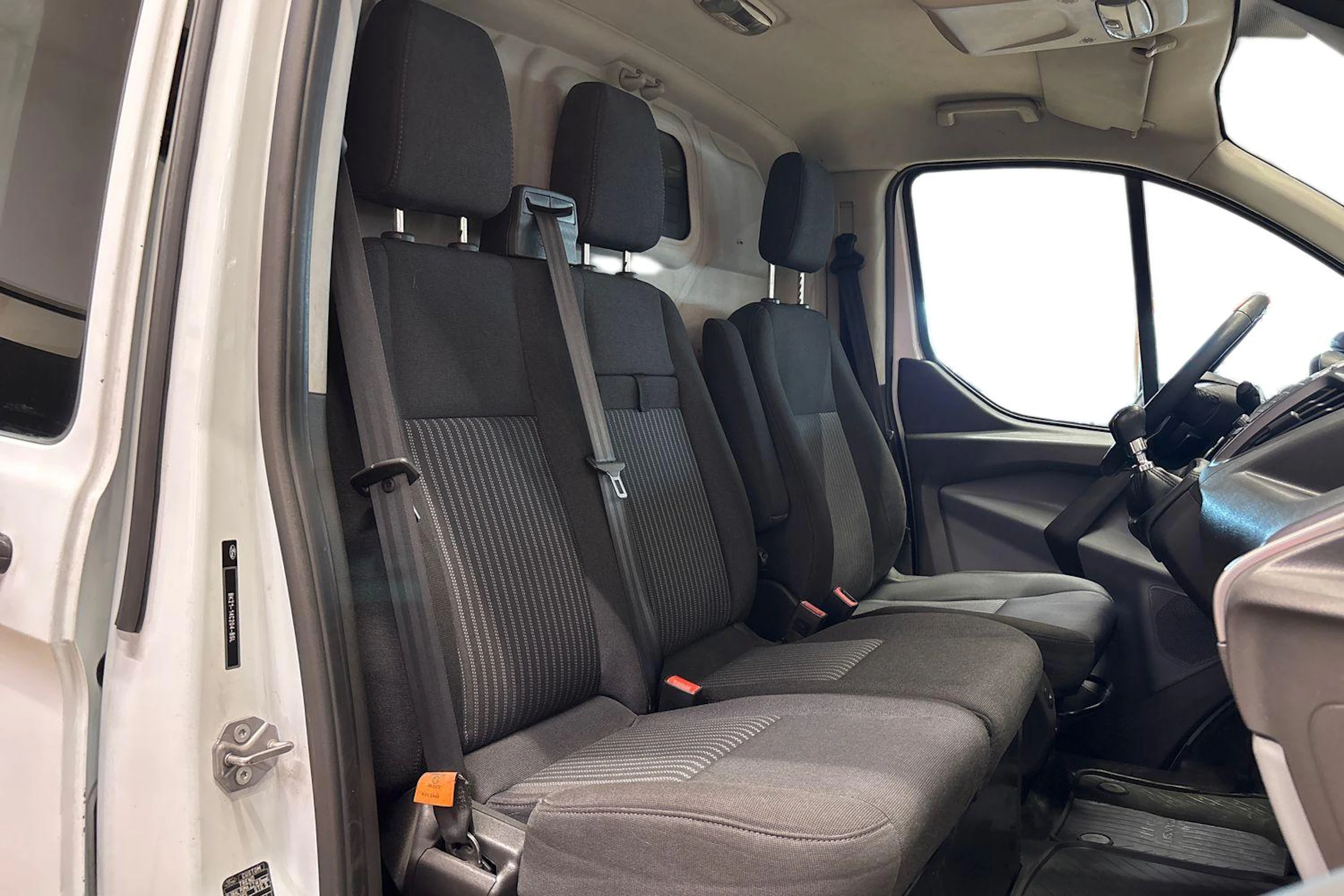 valkoinen Ford Transit Custom 2015 kuva 11.