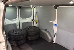 valkoinen Ford Transit Custom 2015 kuva 21.