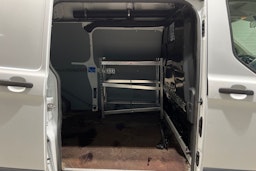 Valkoinen Ford Transit Custom 2015 kuva 16.