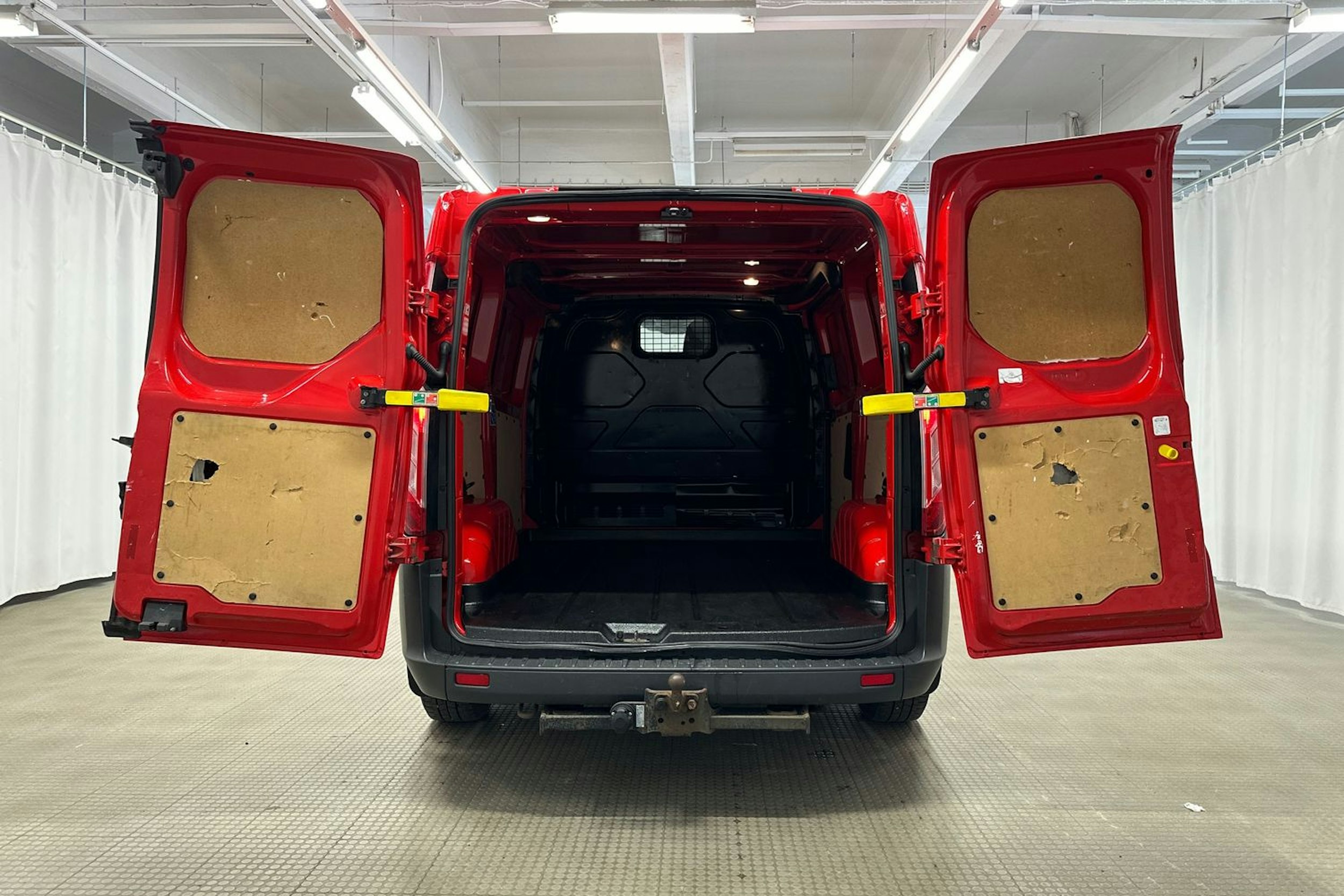 punainen Ford Transit Custom 2015 kuva 9.