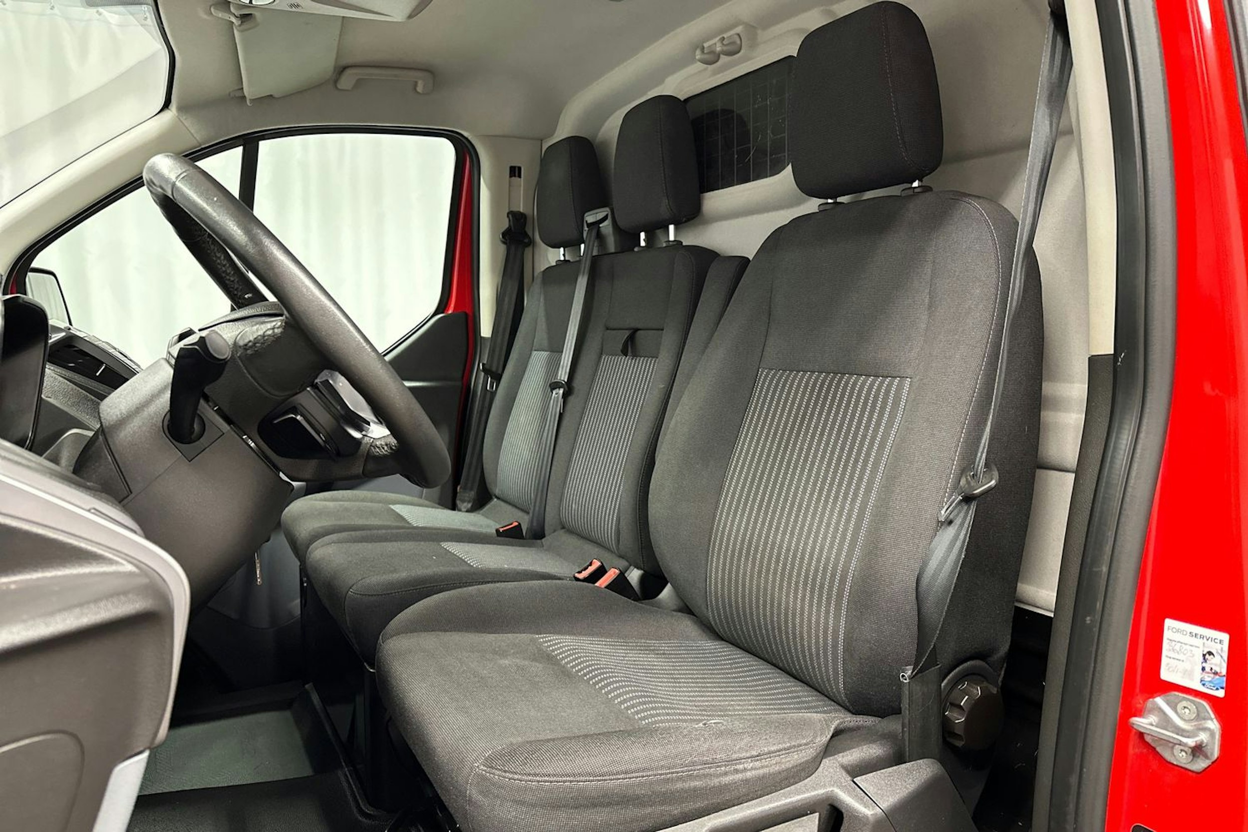punainen Ford Transit Custom 2015 kuva 11.