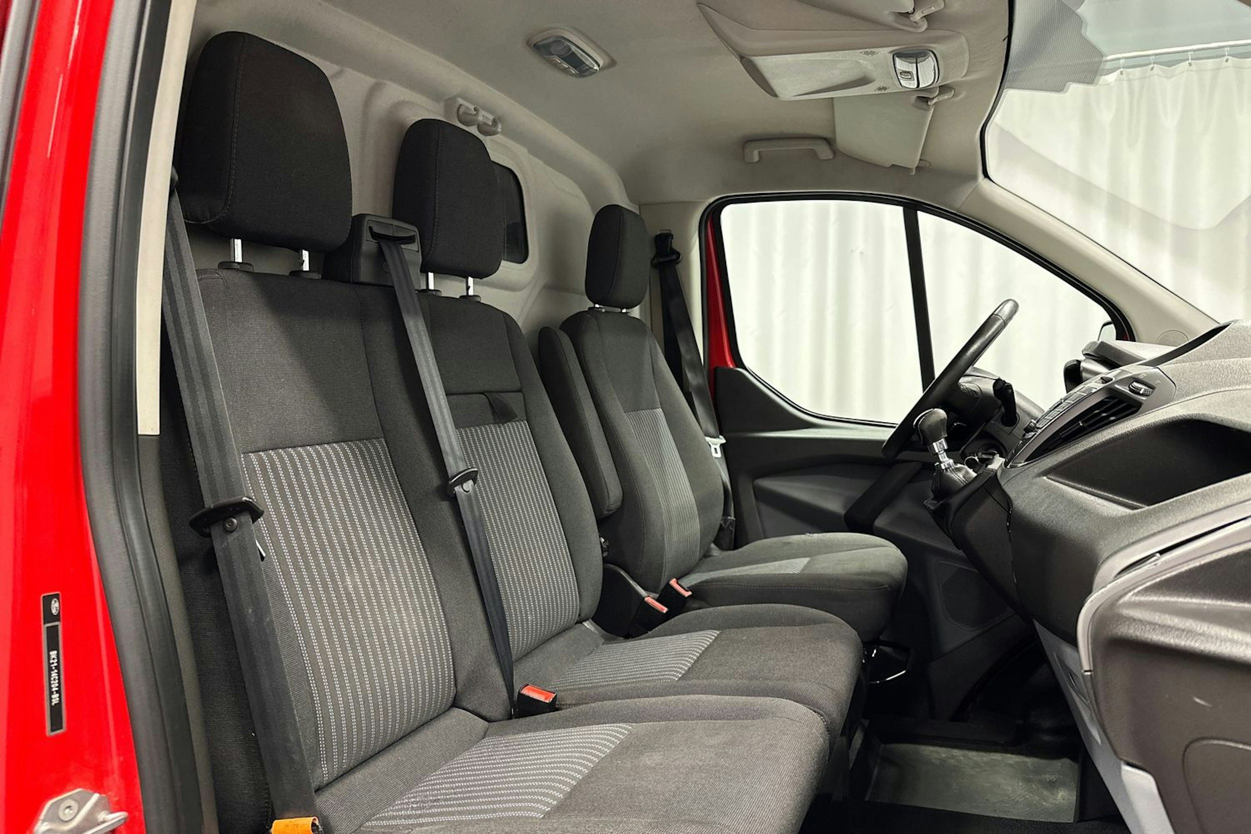 punainen Ford Transit Custom 2015 kuva 12.