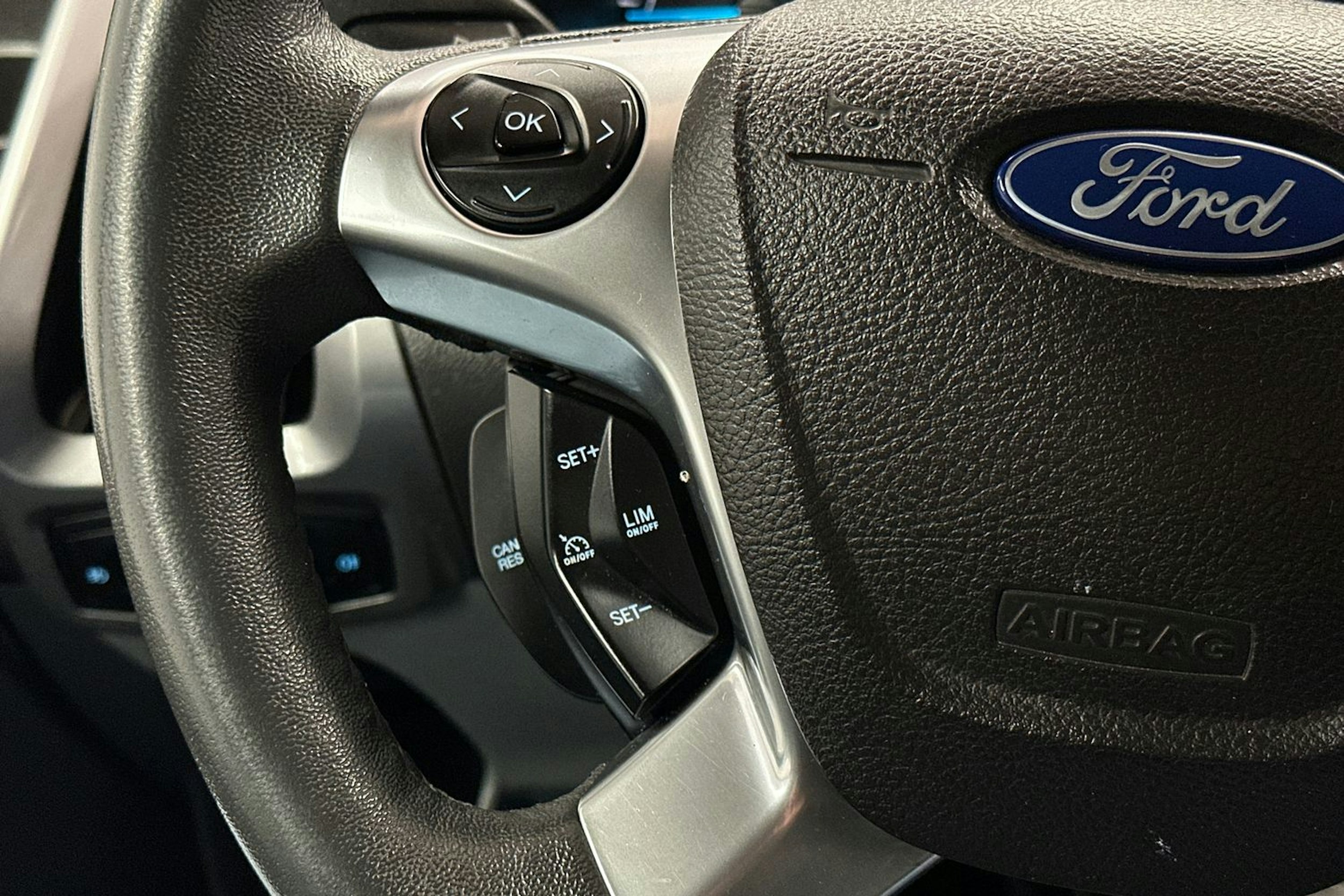 punainen Ford Transit Custom 2015 kuva 14.