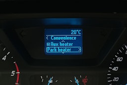 punainen Ford Transit Custom 2015 kuva 18.