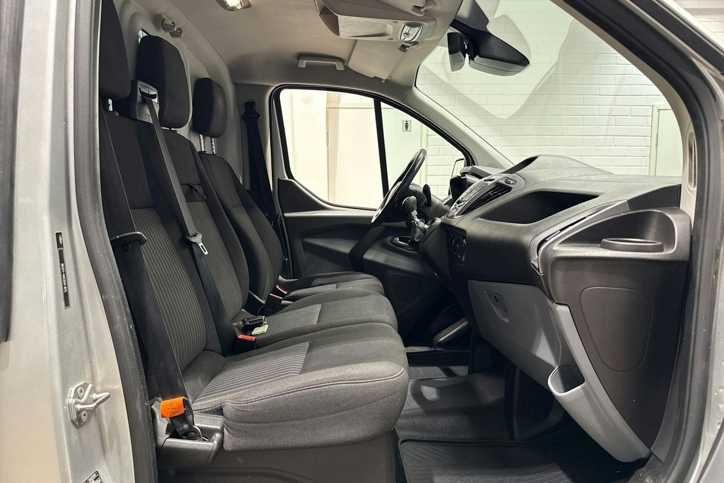Harmaa Ford Transit Custom 2015 kuva 13.