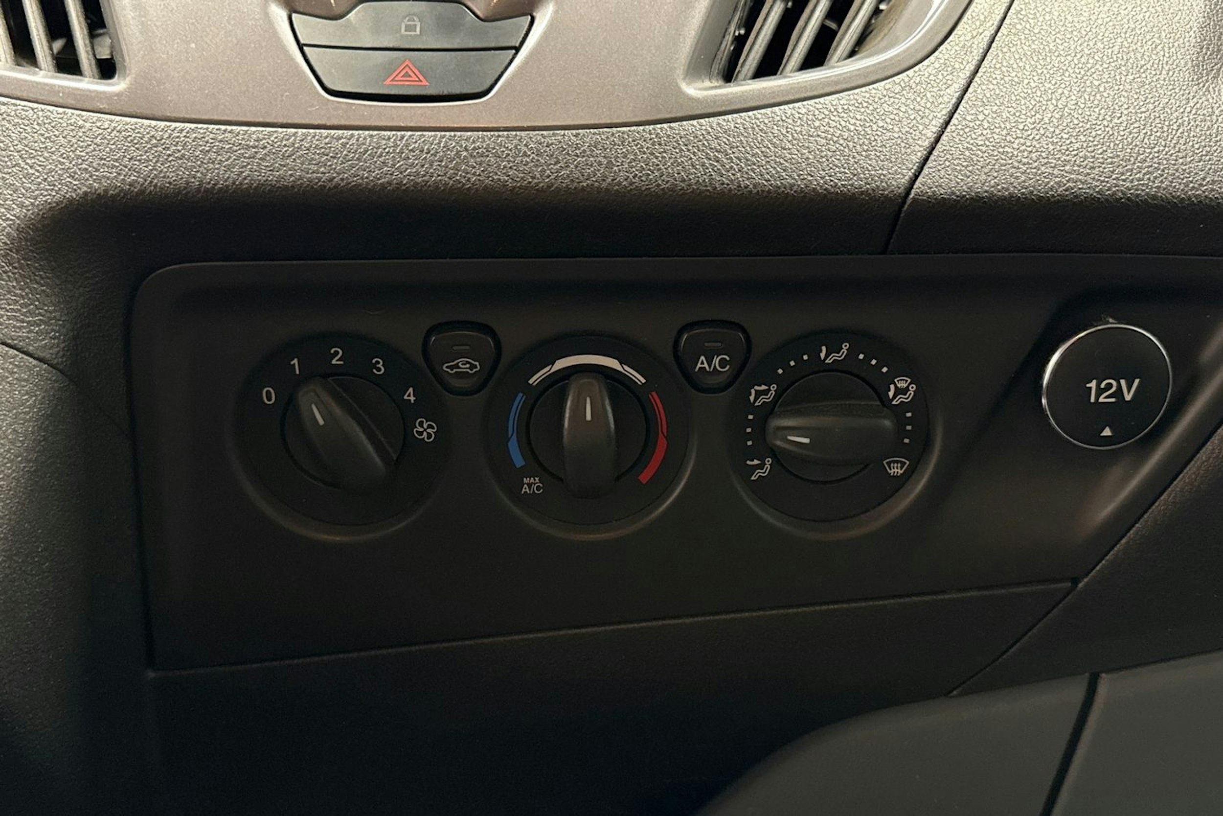 Harmaa Ford Transit Custom 2015 kuva 18.