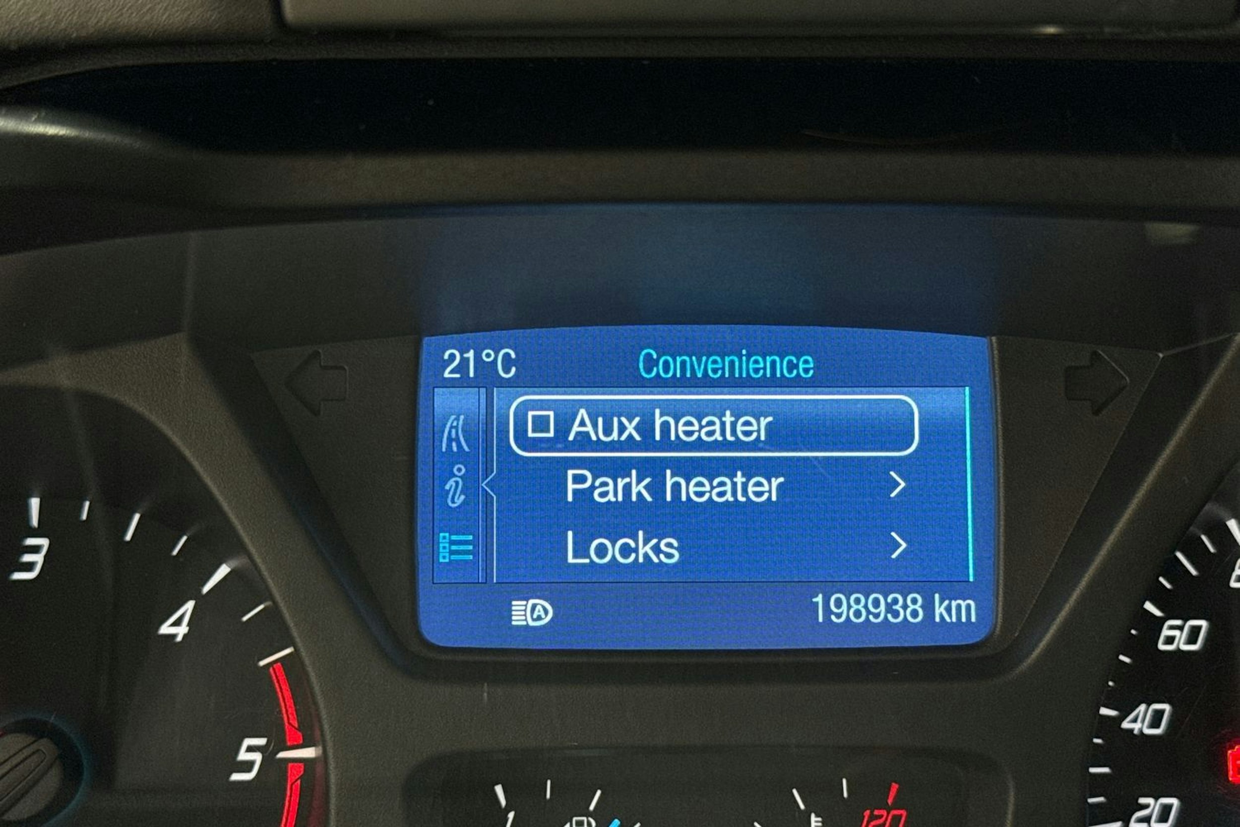 Harmaa Ford Transit Custom 2015 kuva 28.