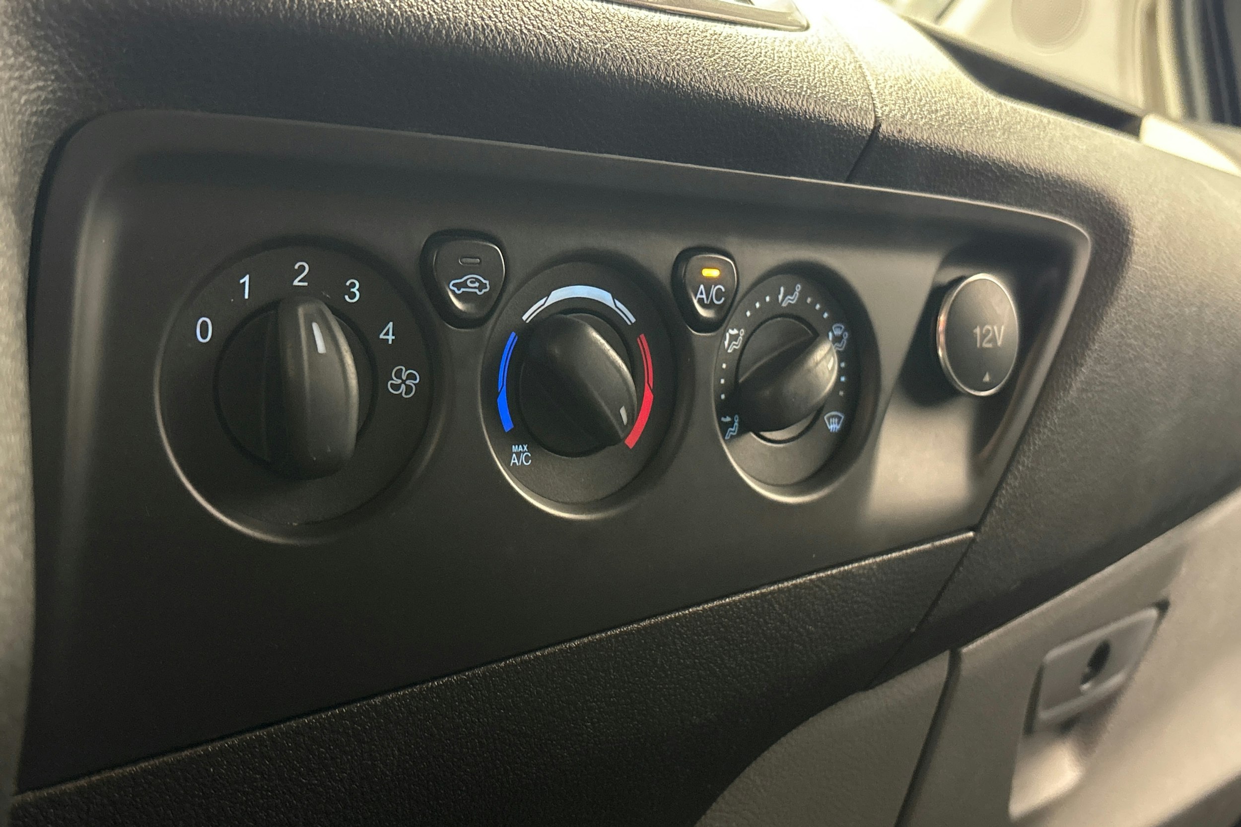 Ford Transit Custom 2015 kuva 17.