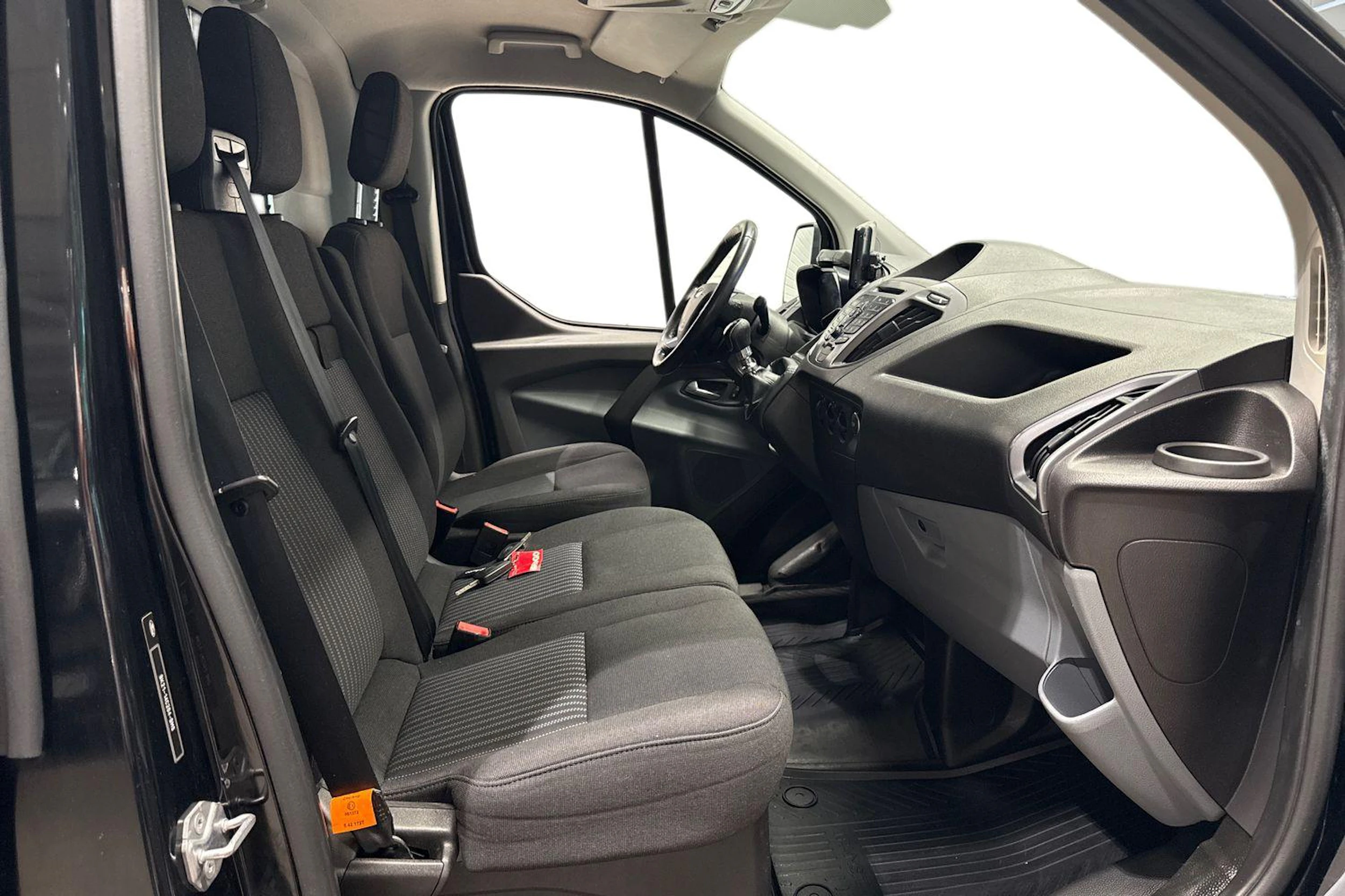 musta Ford Transit Custom 2015 kuva 11.