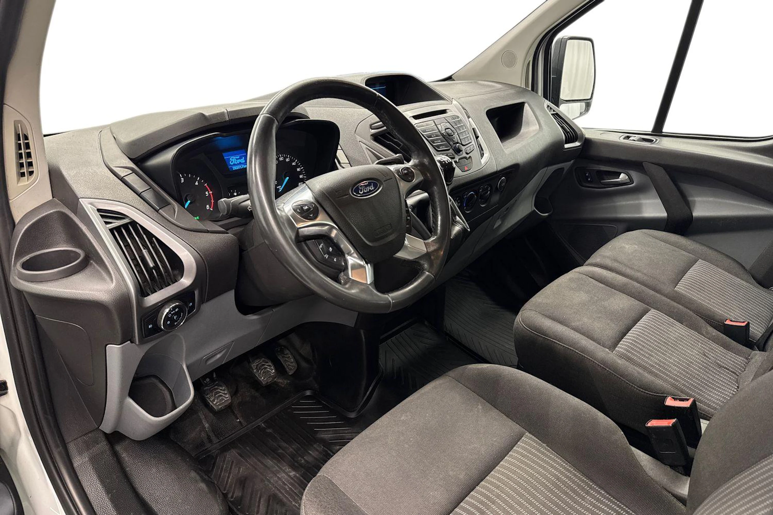 valkoinen Ford Transit Custom 2015 kuva 6.