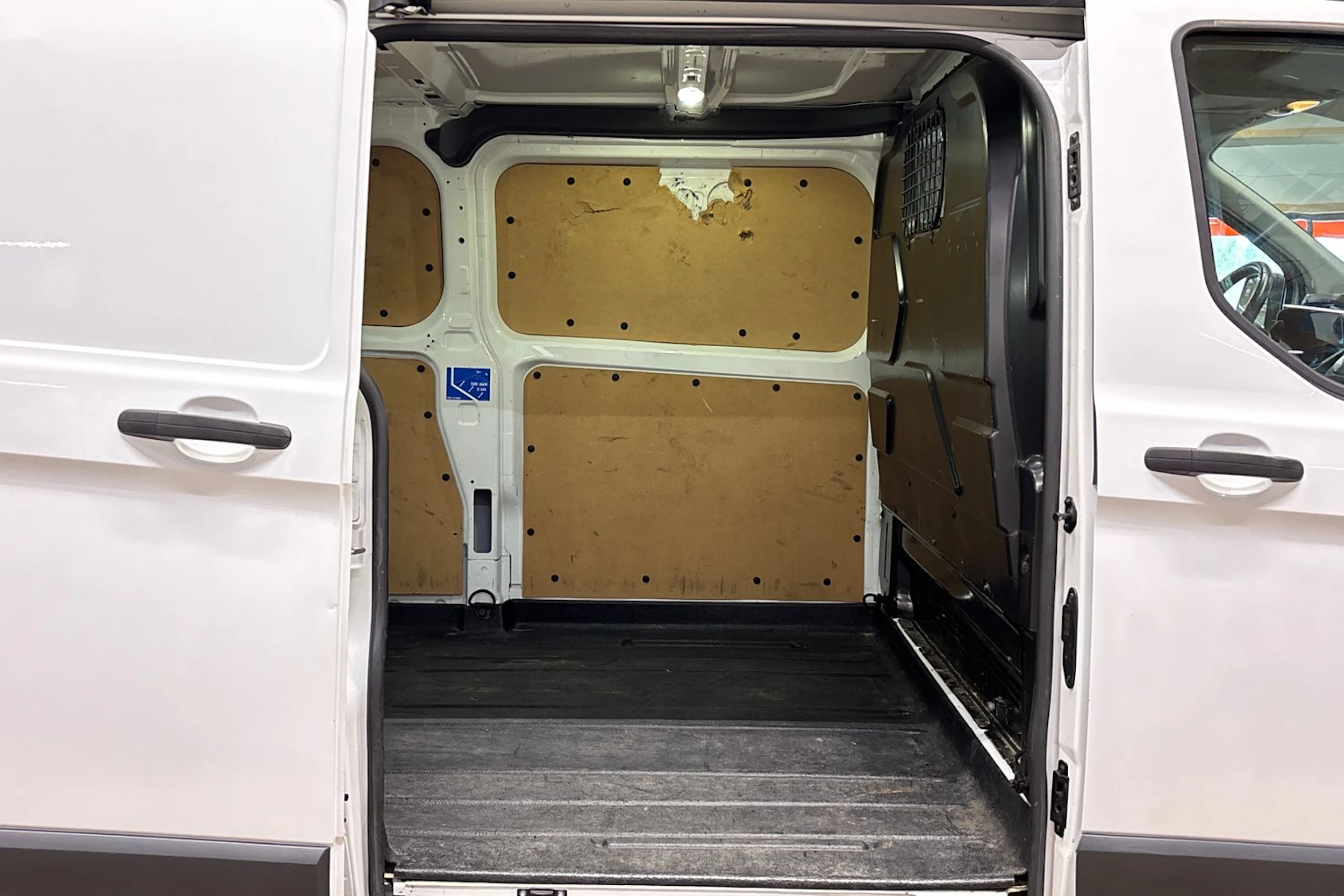 valkoinen Ford Transit Custom 2015 kuva 23.