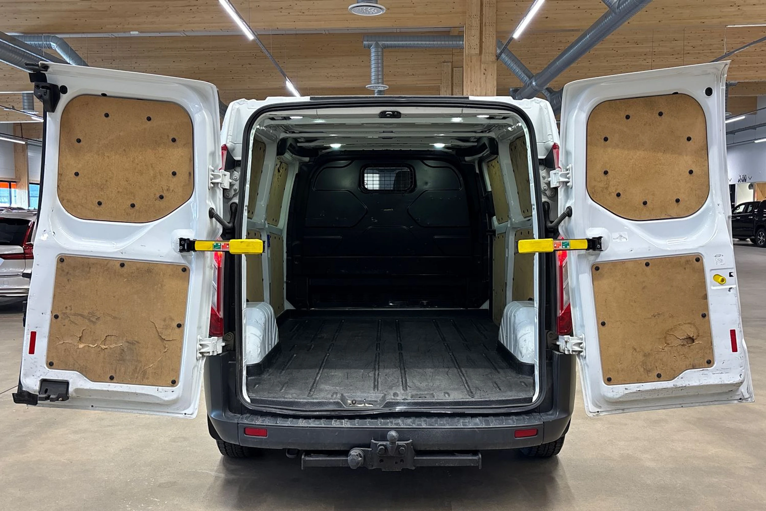 valkoinen Ford Transit Custom 2015 kuva 24.