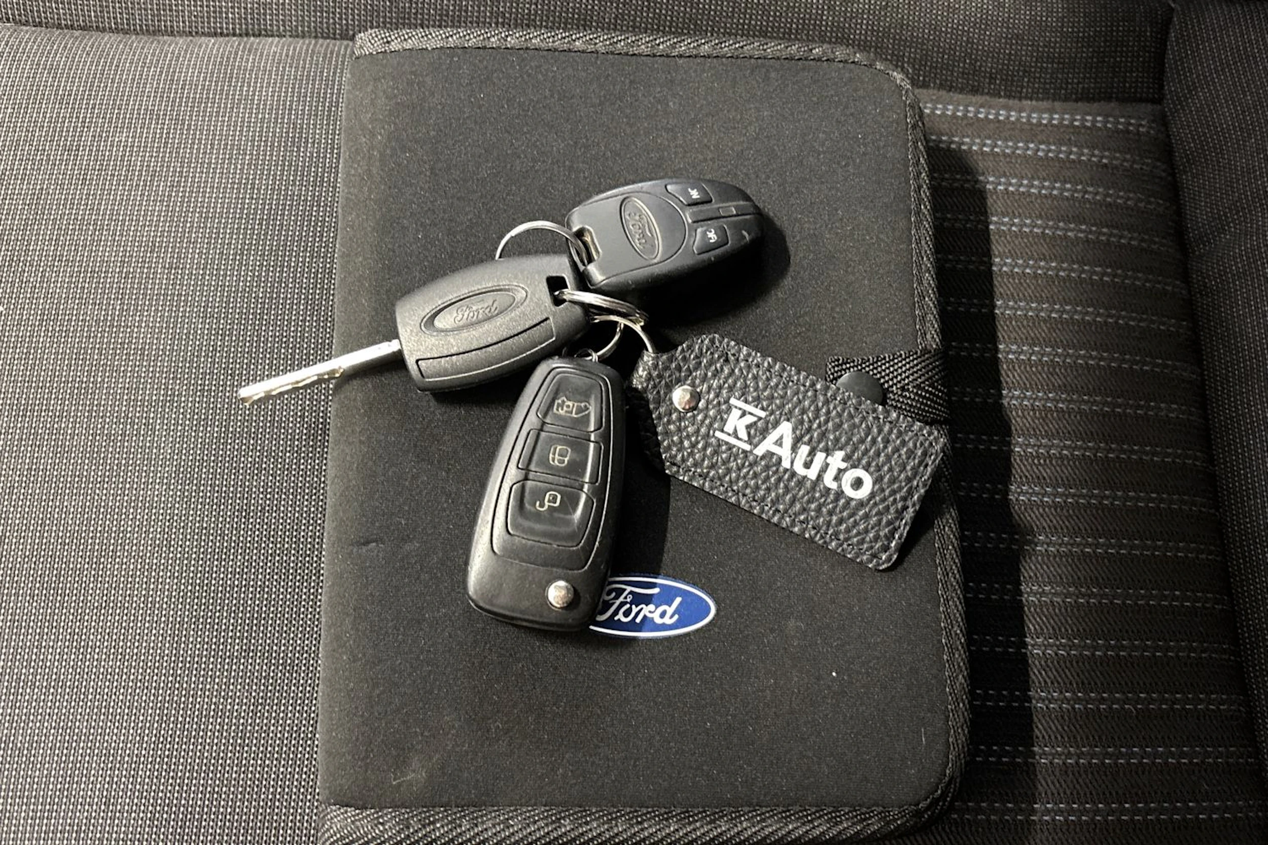 valkoinen Ford Transit Custom 2015 kuva 26.