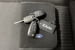 valkoinen Ford Transit Custom 2015 kuva 26.