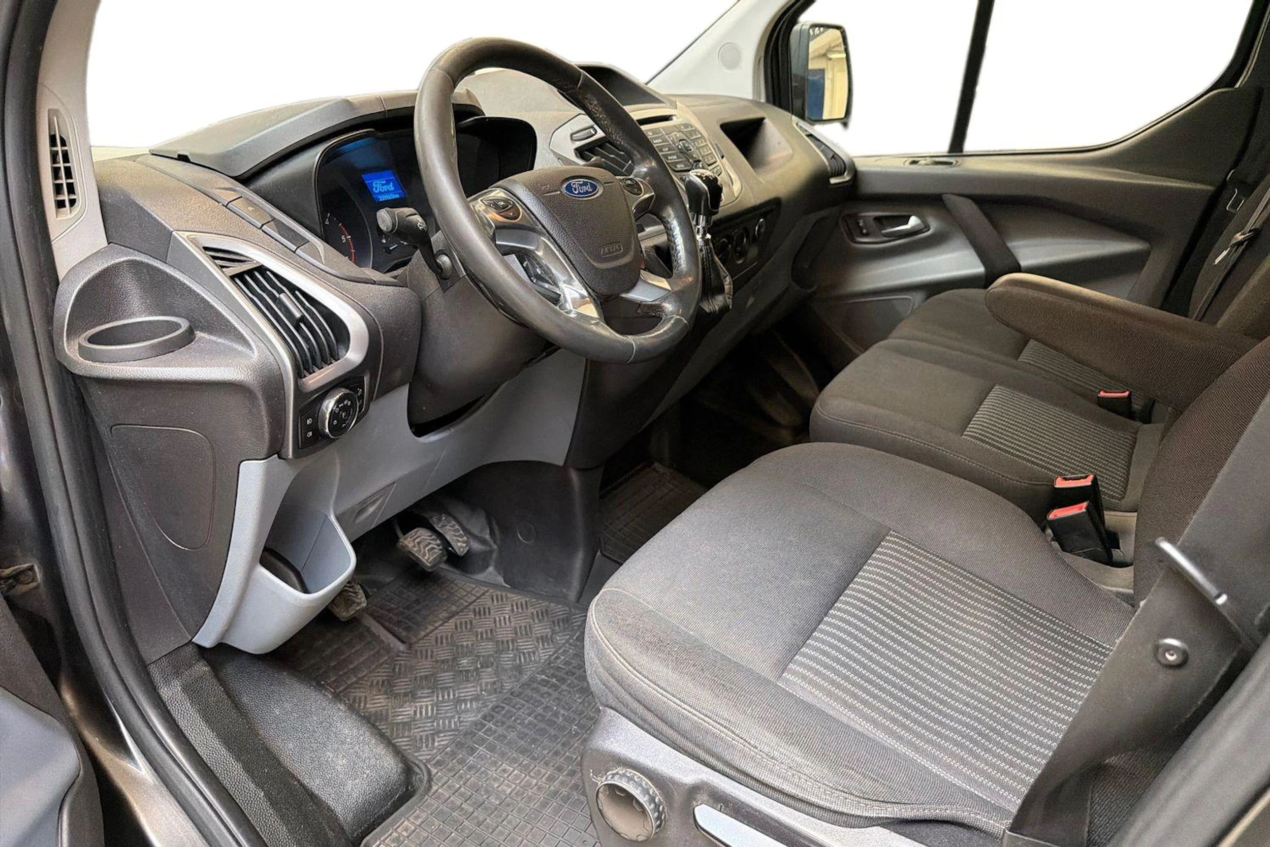 harmaa Ford Transit Custom 2015 kuva 3.