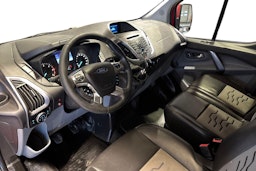 Punainen Ford Transit Custom 2015 kuva 8.