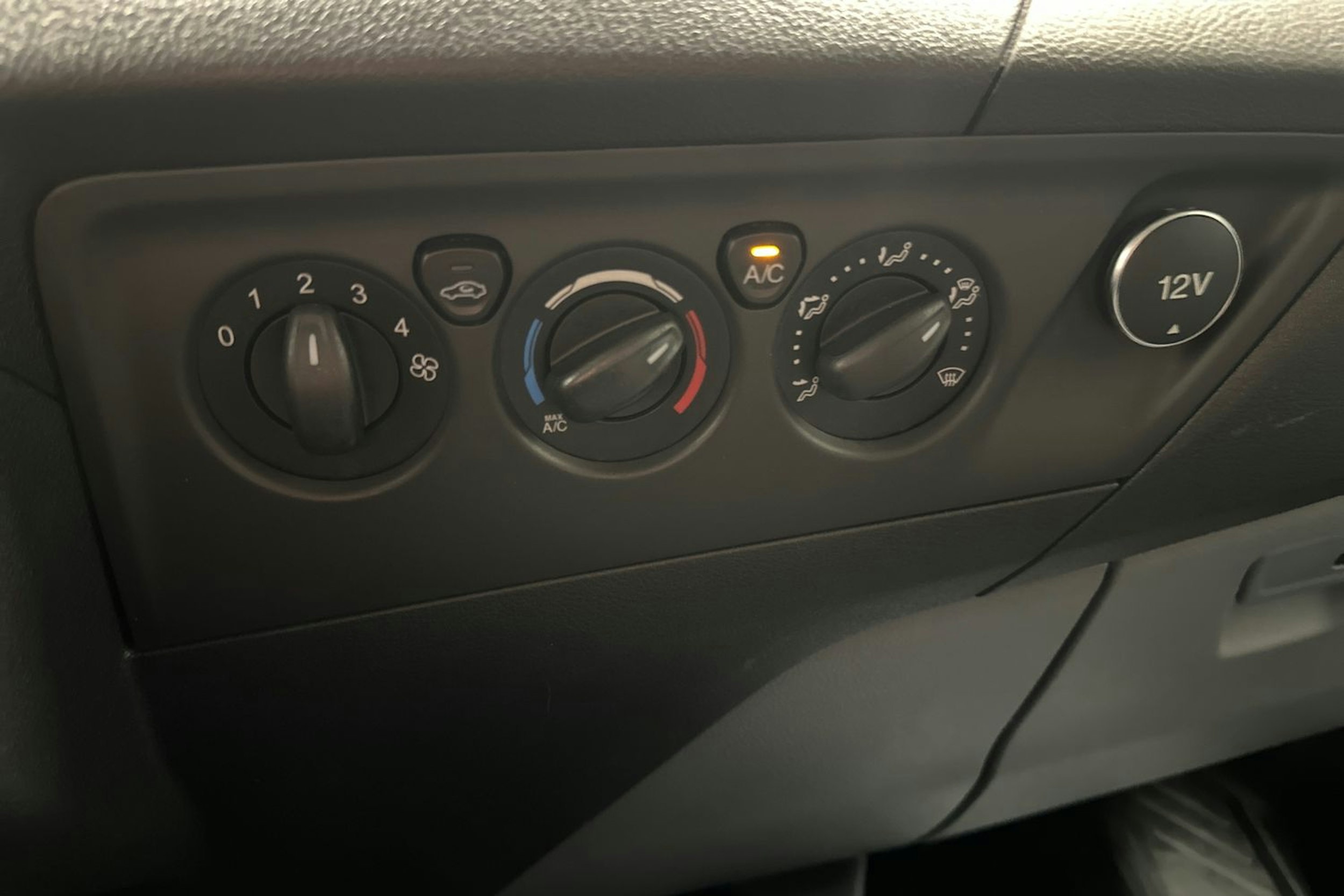 valkoinen Ford Transit Custom 2016 kuva 23.