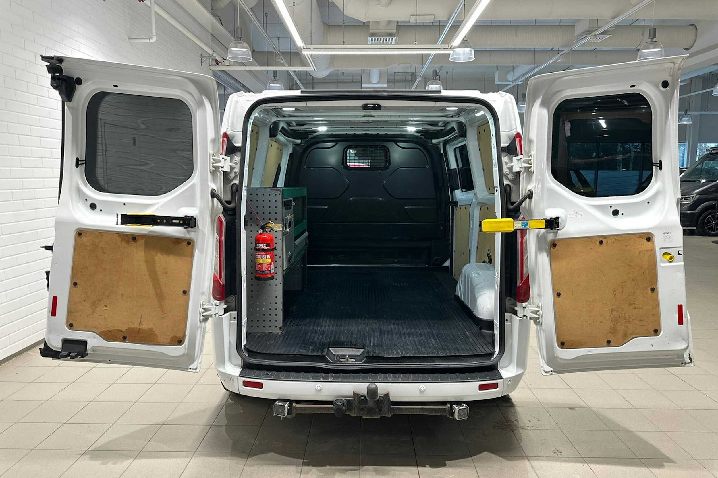 valkoinen Ford Transit Custom 2016 kuva 28.