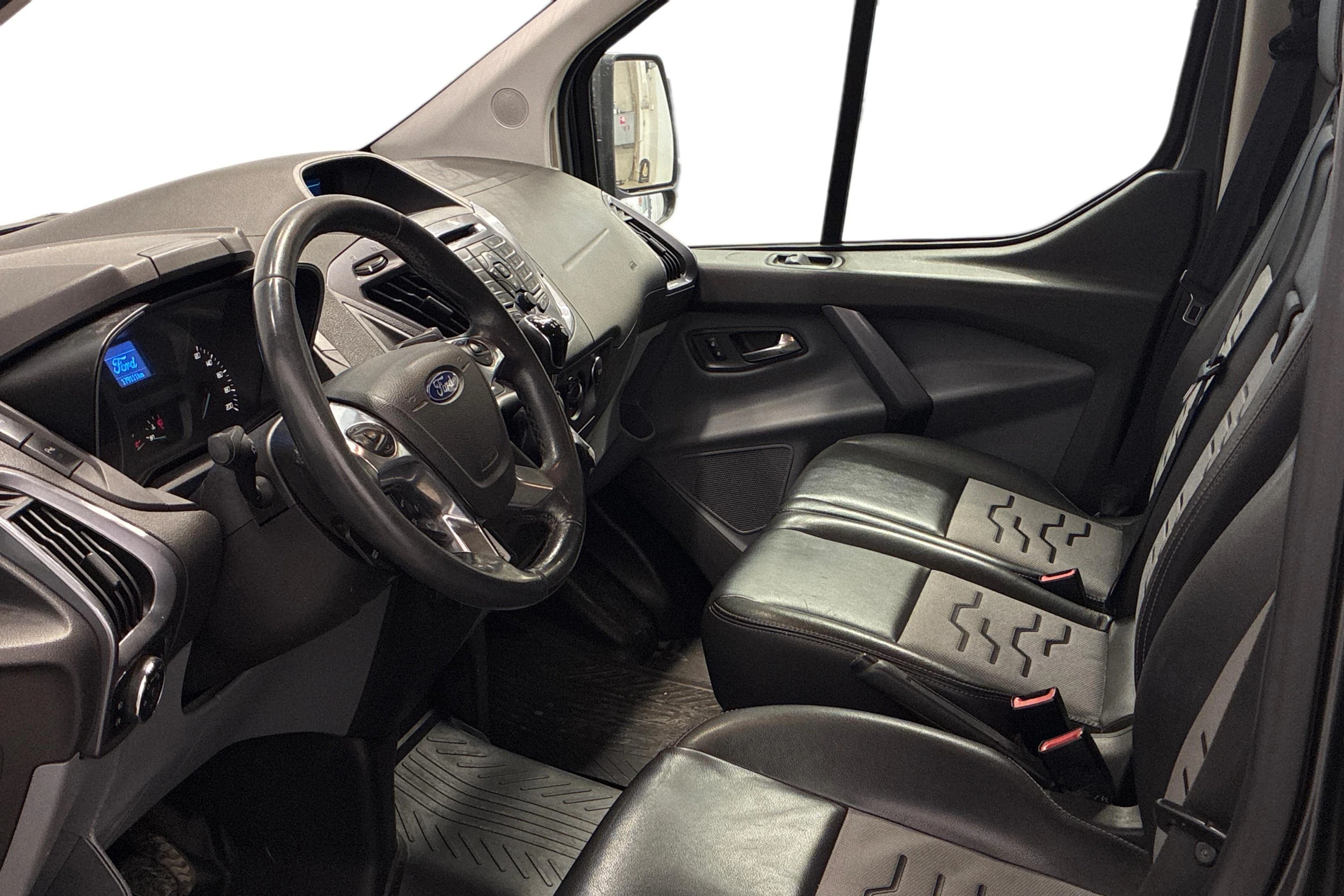 harmaa Ford Transit Custom 2016 kuva 3.