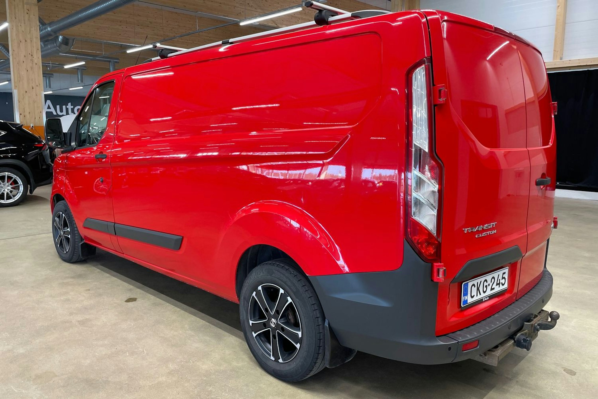 punainen Ford Transit Custom 2016 kuva 10.