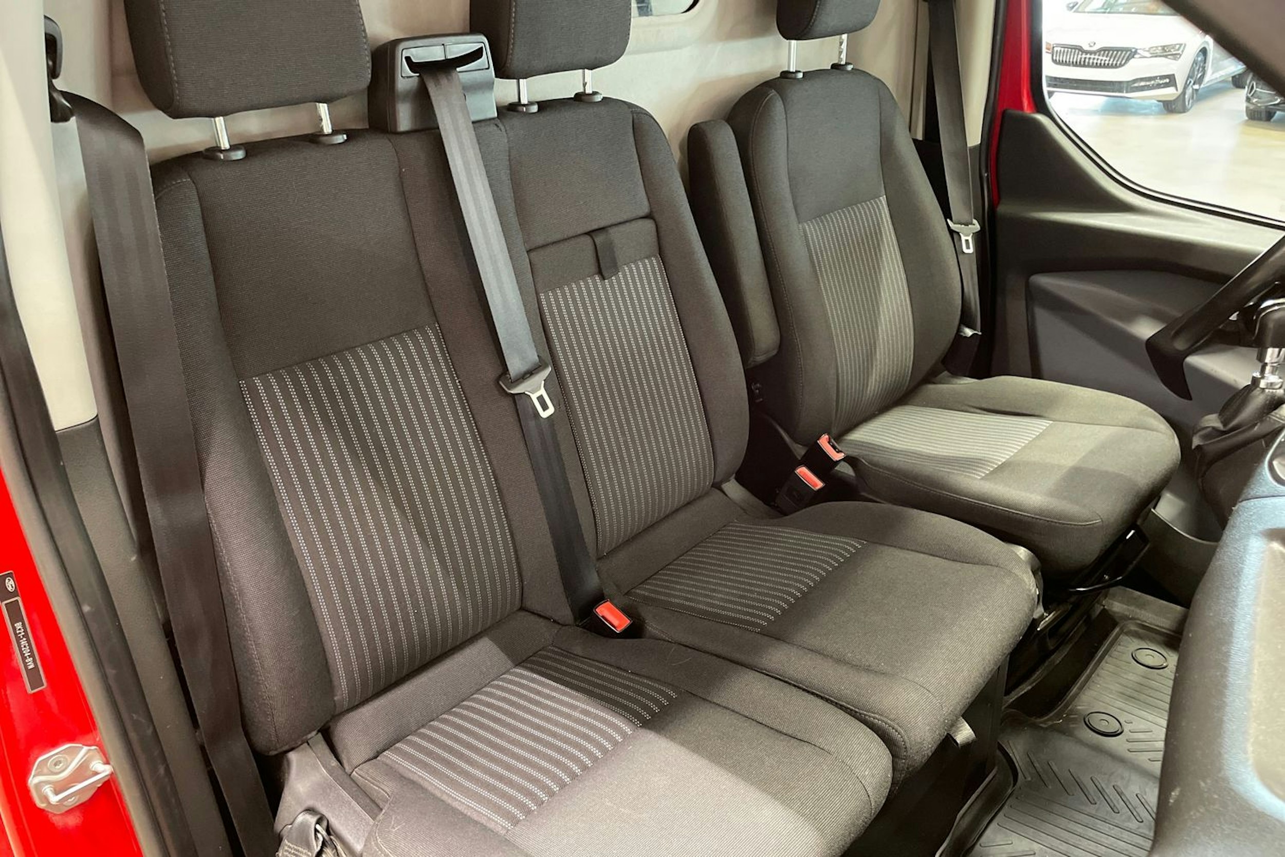 punainen Ford Transit Custom 2016 kuva 11.