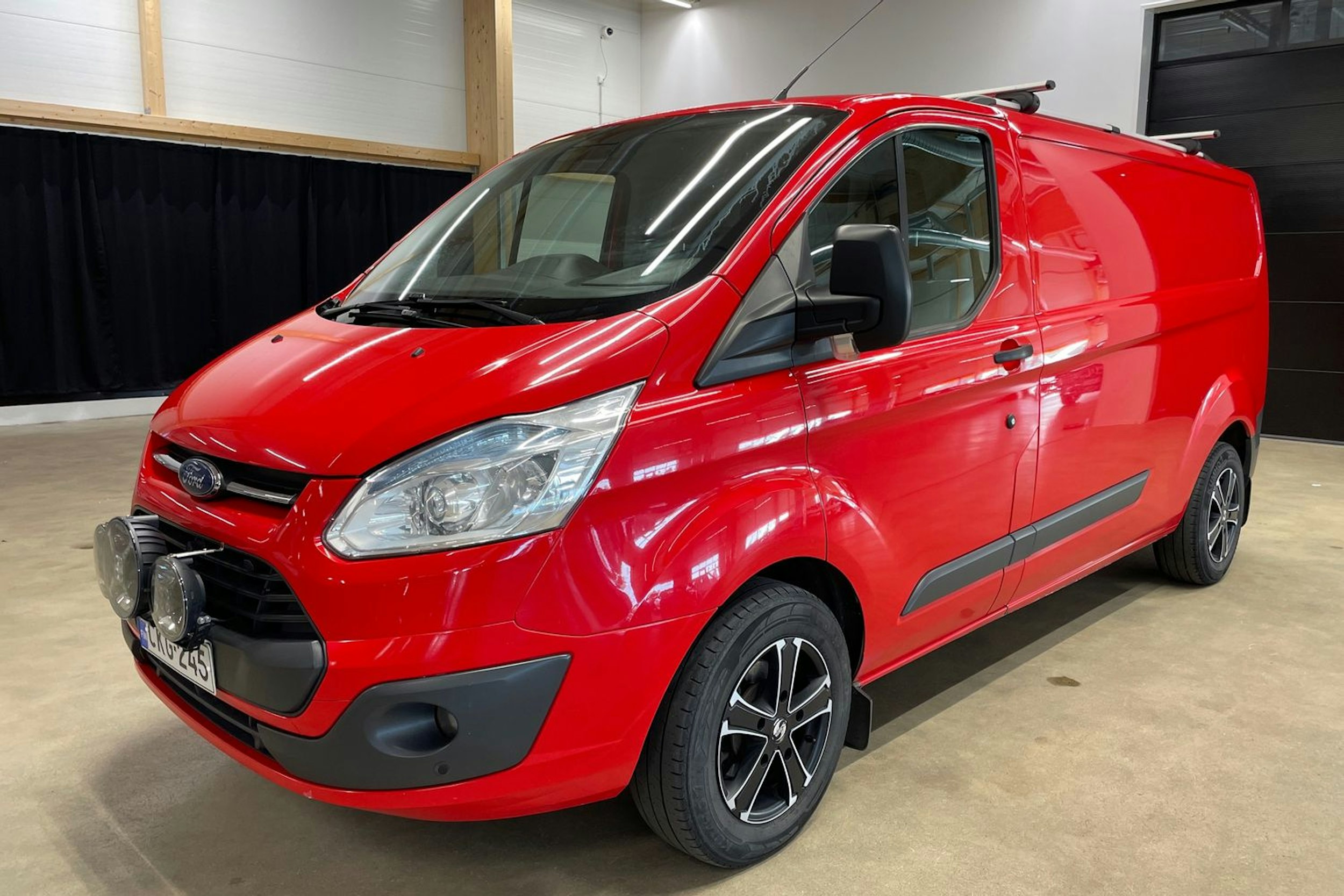 punainen Ford Transit Custom 2016 kuva 19.