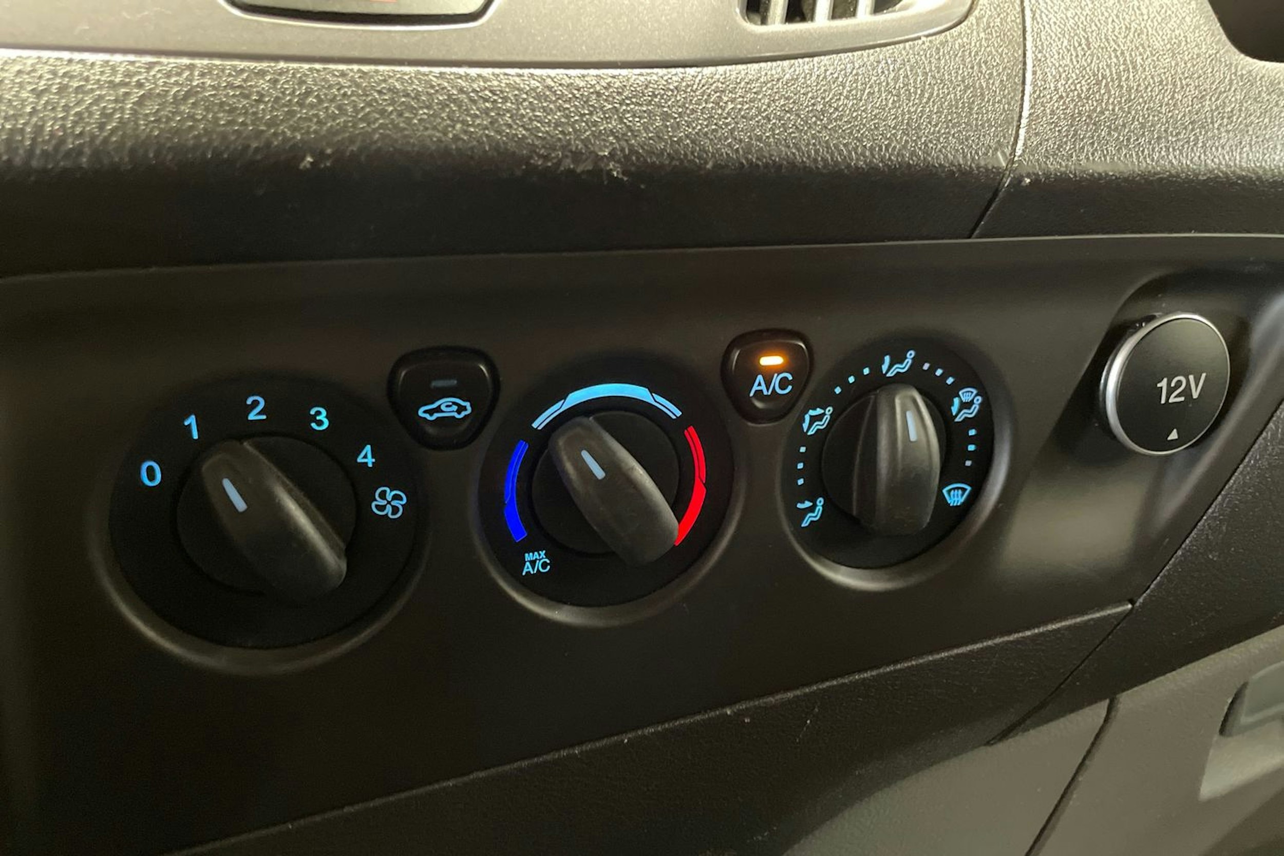 punainen Ford Transit Custom 2016 kuva 27.