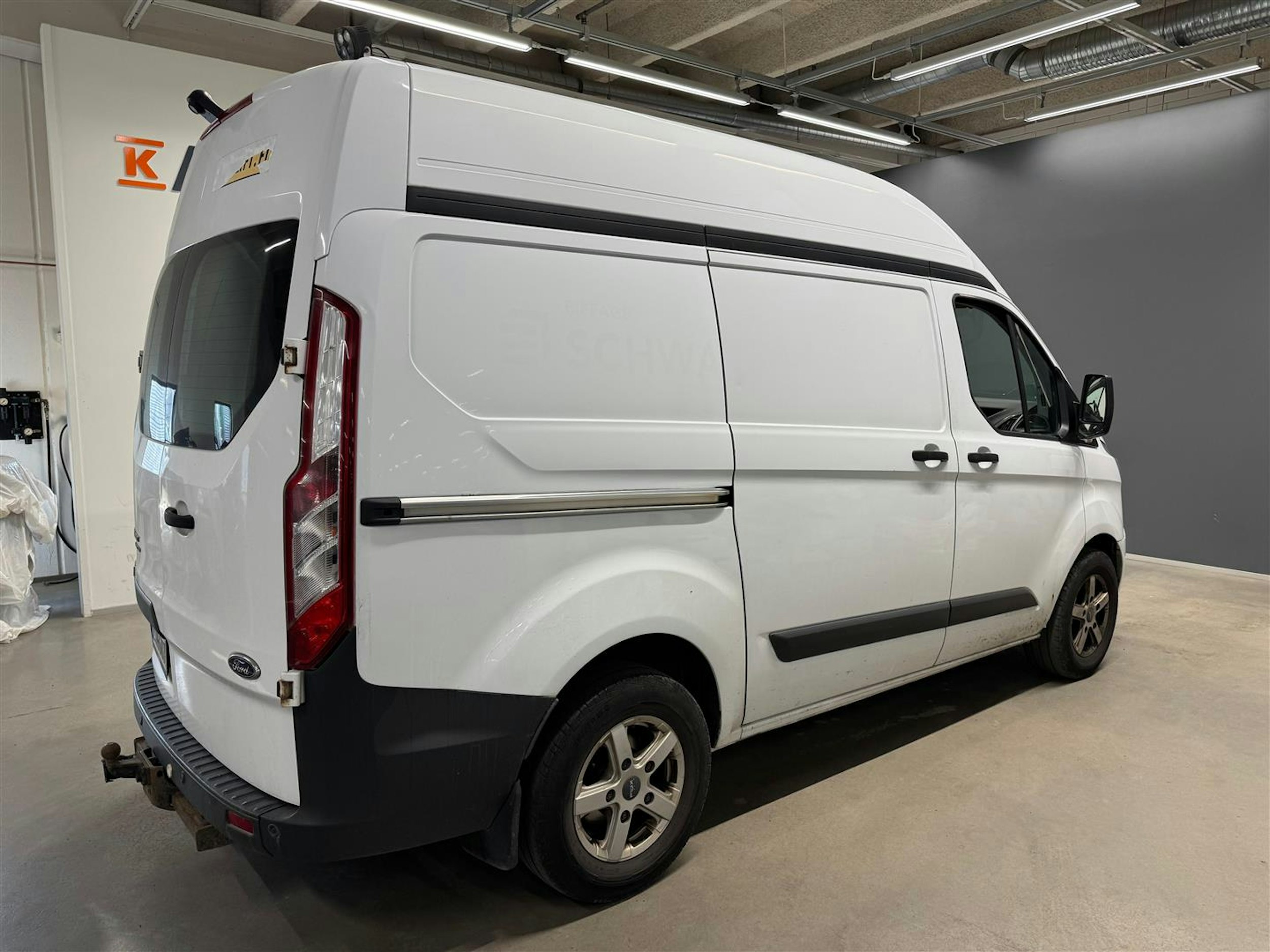 Valkoinen Ford Transit Custom 2016 kuva 3.