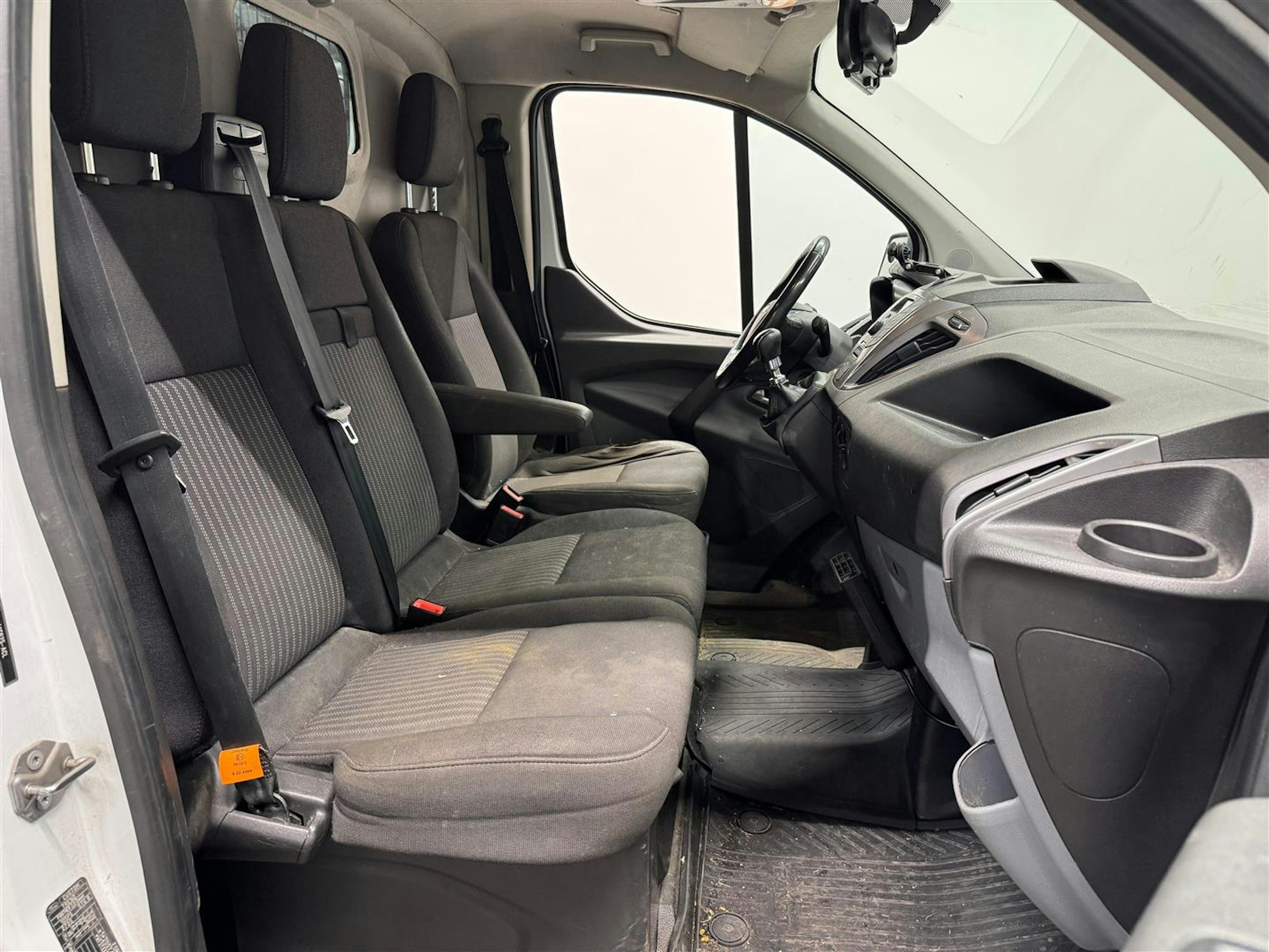 Valkoinen Ford Transit Custom 2016 kuva 11.