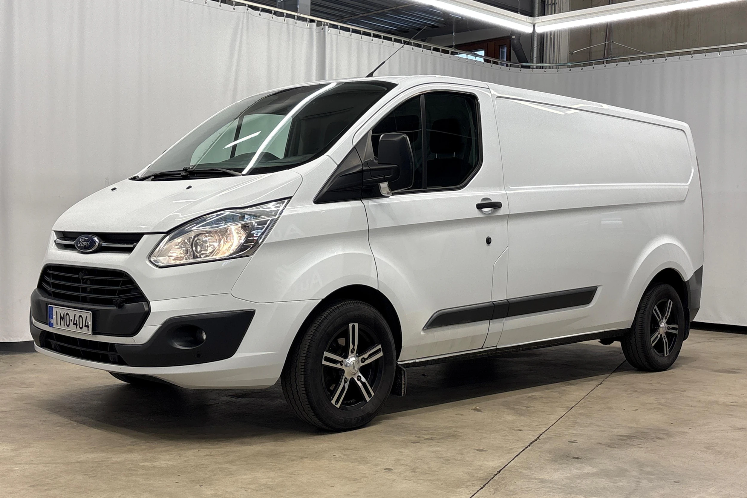 valkoinen Ford Transit Custom 2016 kuva 6.