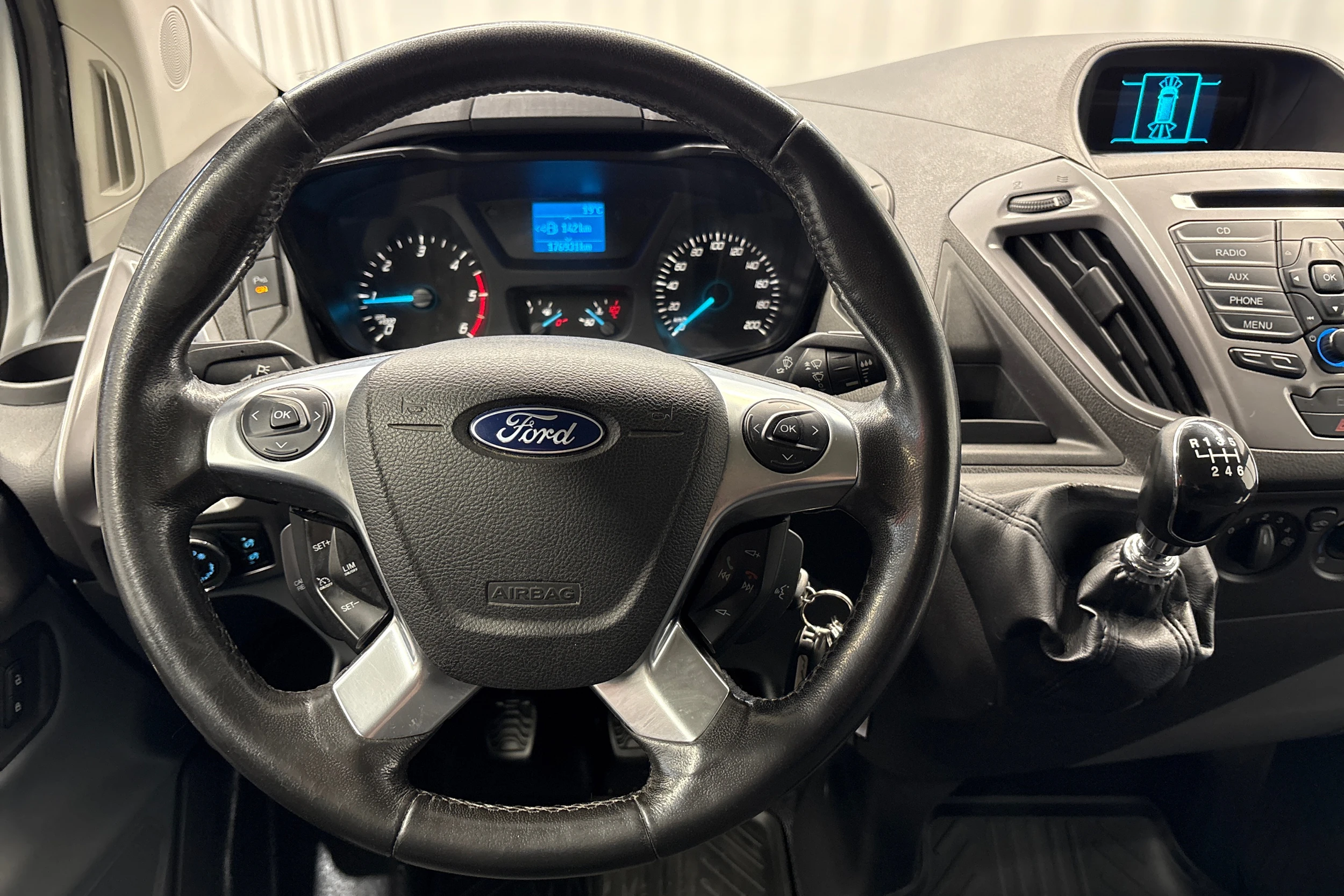 valkoinen Ford Transit Custom 2016 kuva 10.