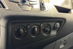 valkoinen Ford Transit Custom 2016 kuva 13.
