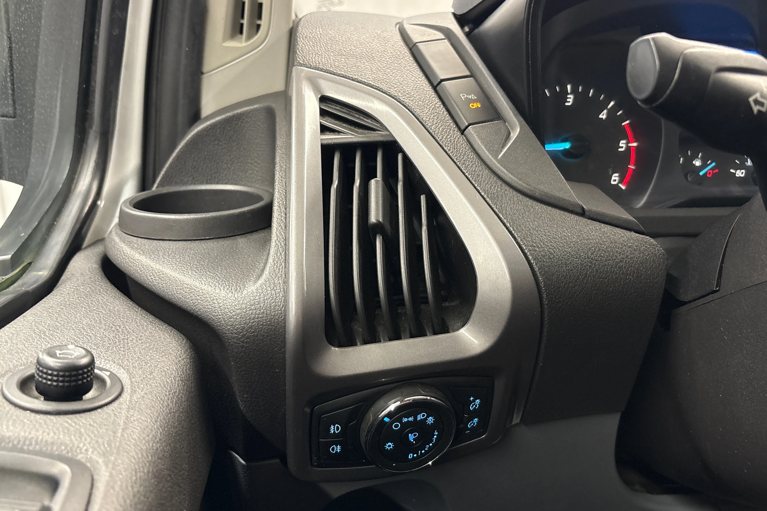 valkoinen Ford Transit Custom 2016 kuva 16.