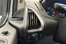 valkoinen Ford Transit Custom 2016 kuva 16.