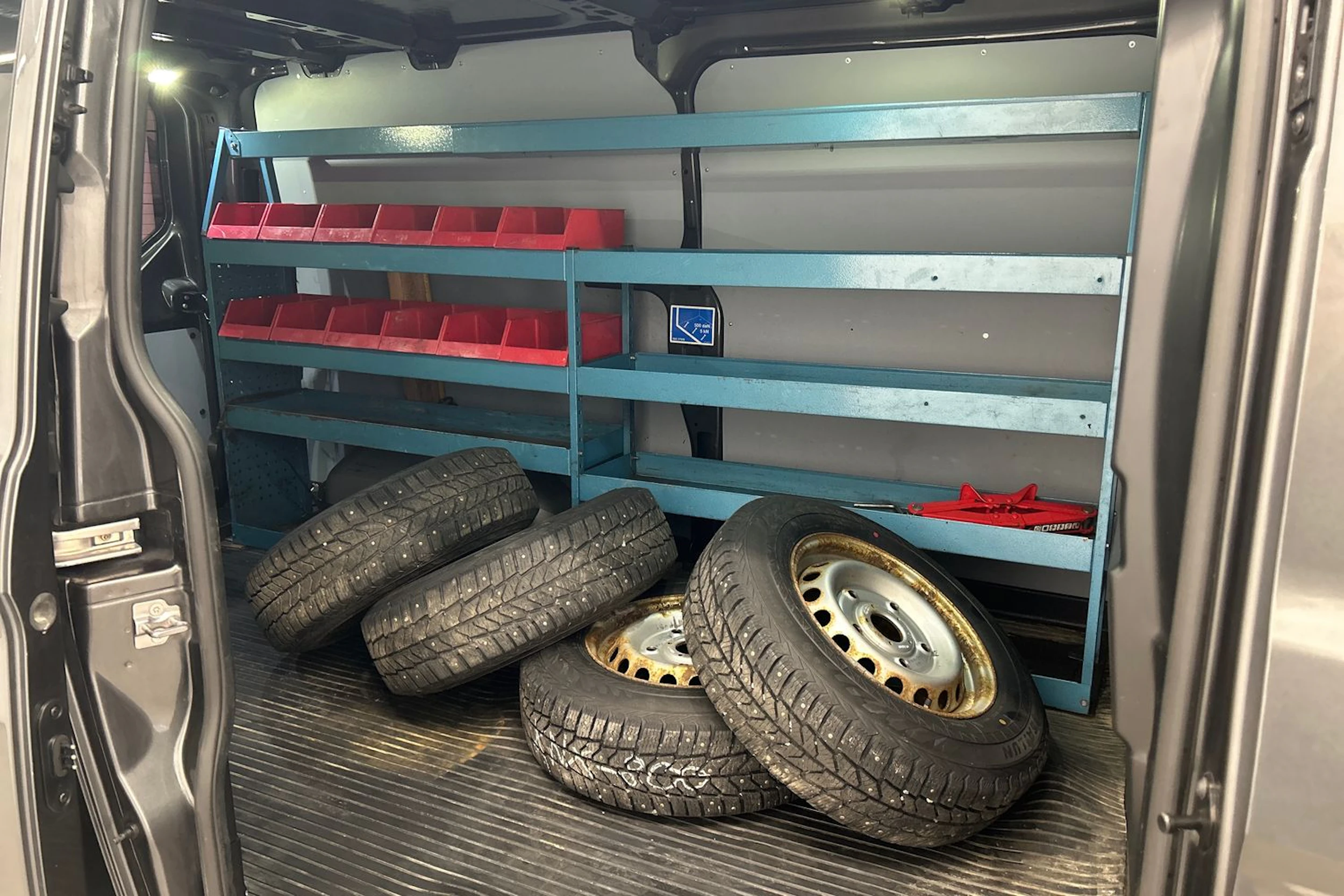 harmaa Ford Transit Custom 2016 kuva 21.