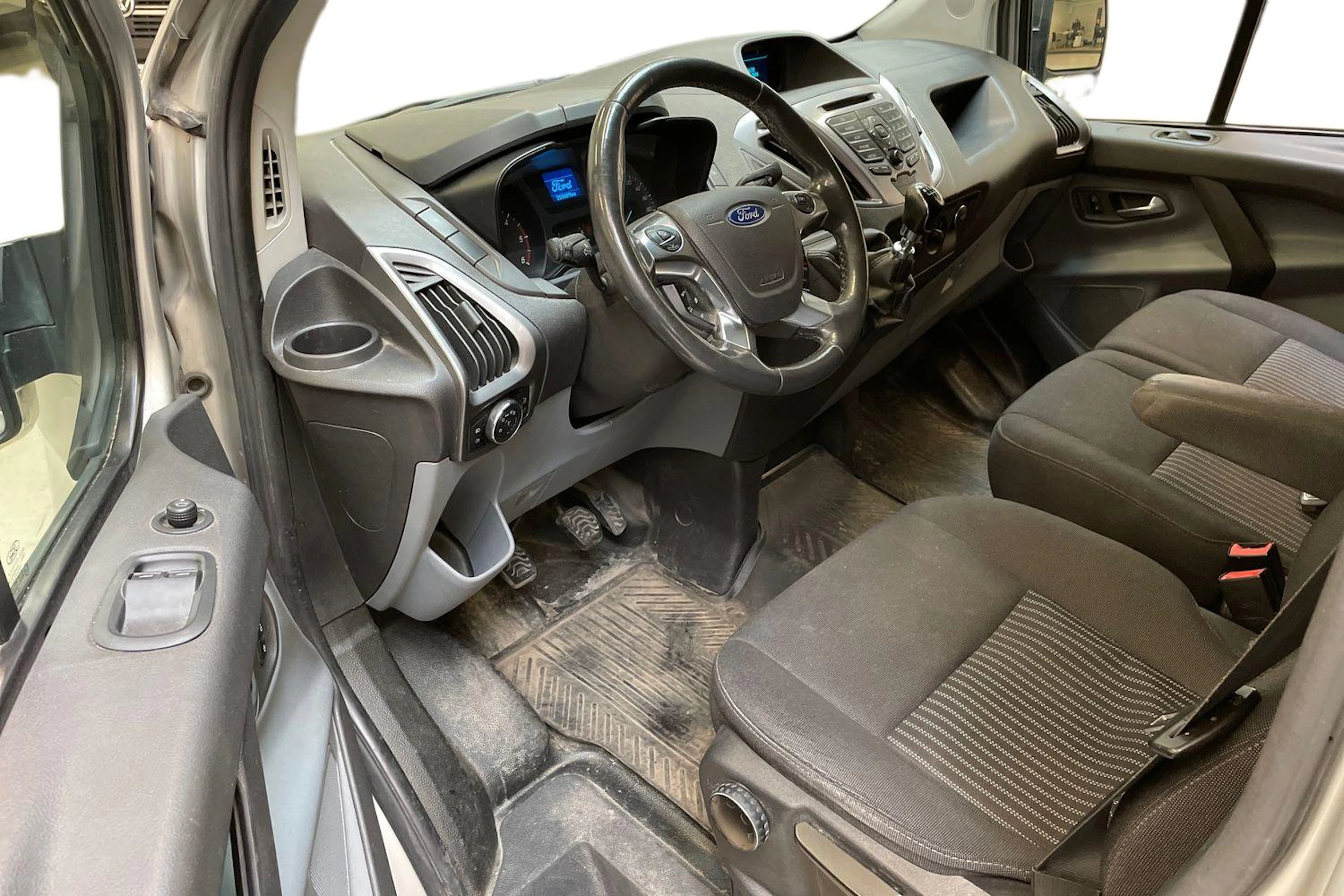 harmaa Ford Transit Custom 2016 kuva 3.