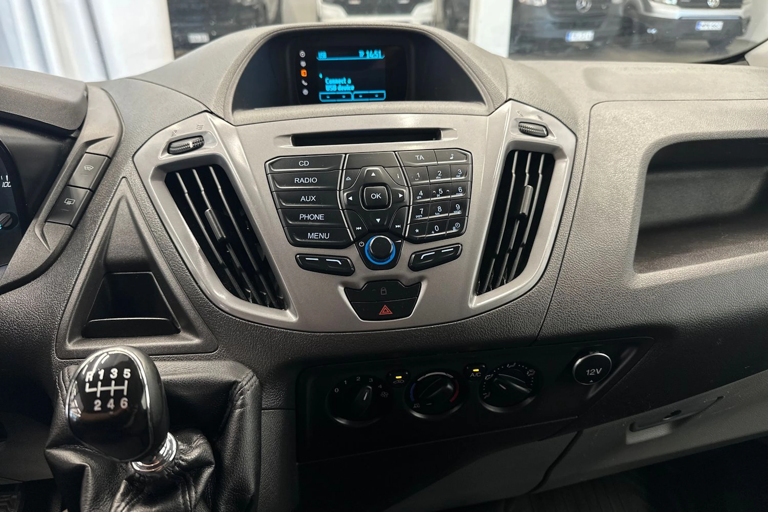 harmaa Ford Transit Custom 2016 kuva 16.