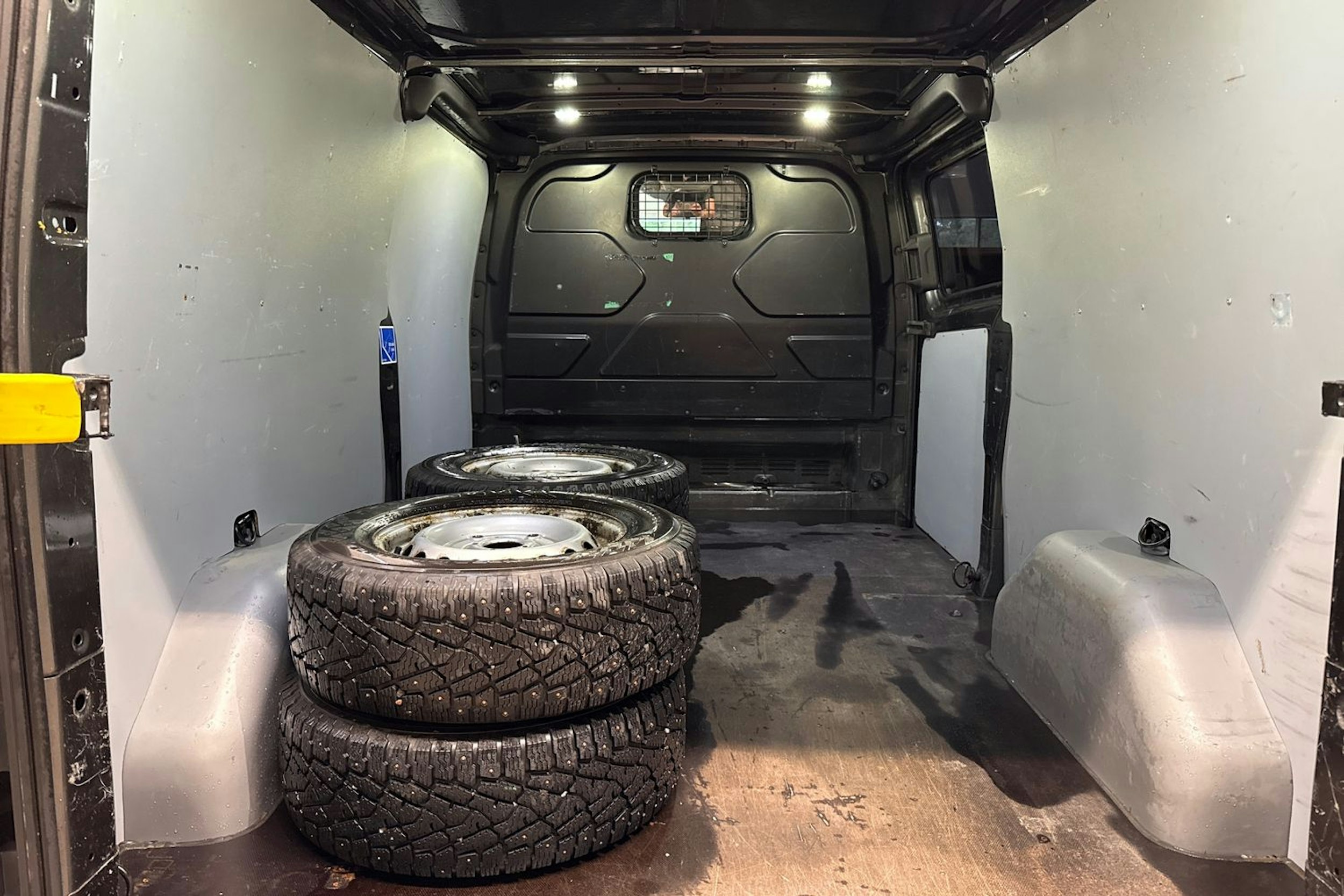 harmaa Ford Transit Custom 2016 kuva 17.