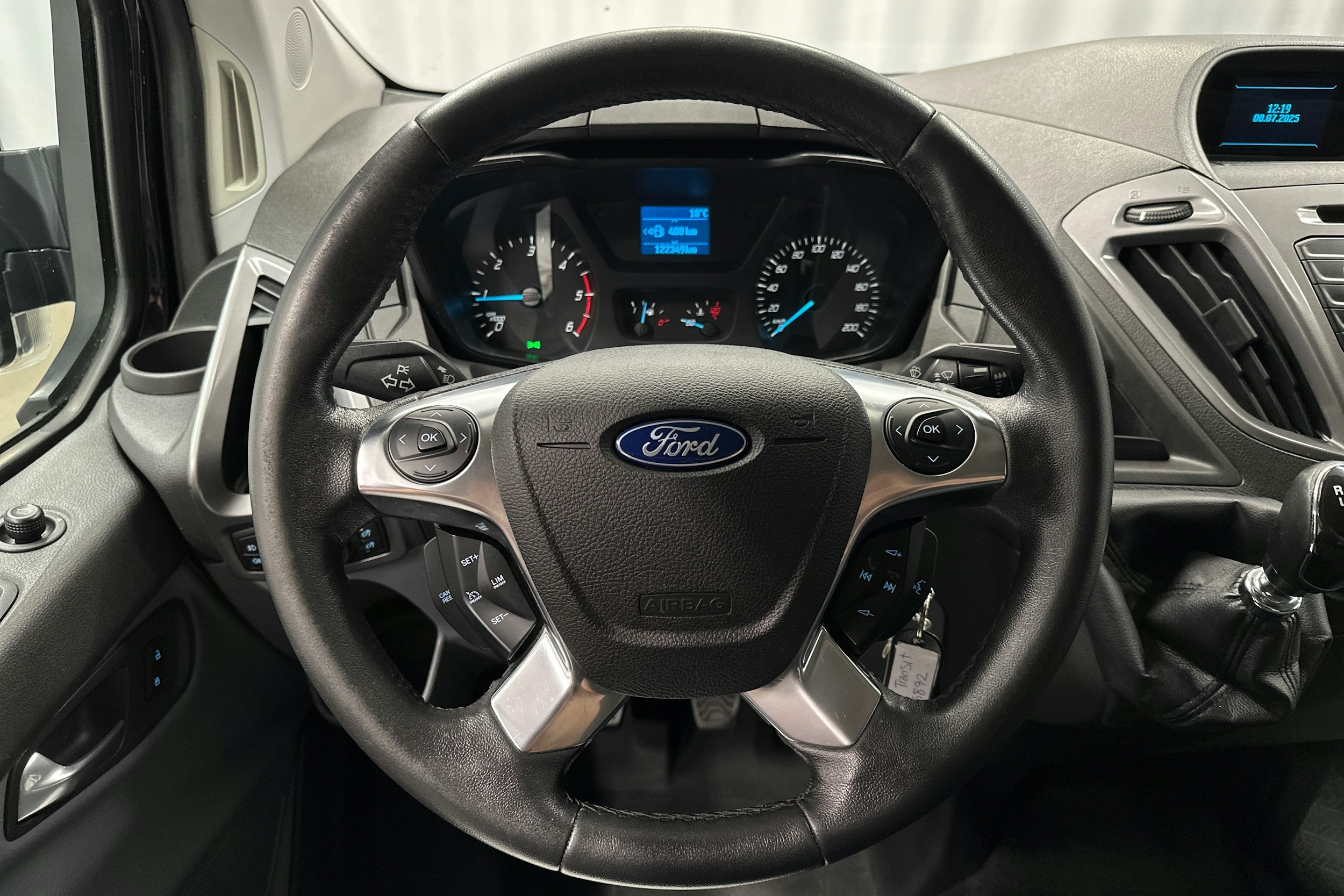 musta Ford Transit Custom 2016 kuva 10.