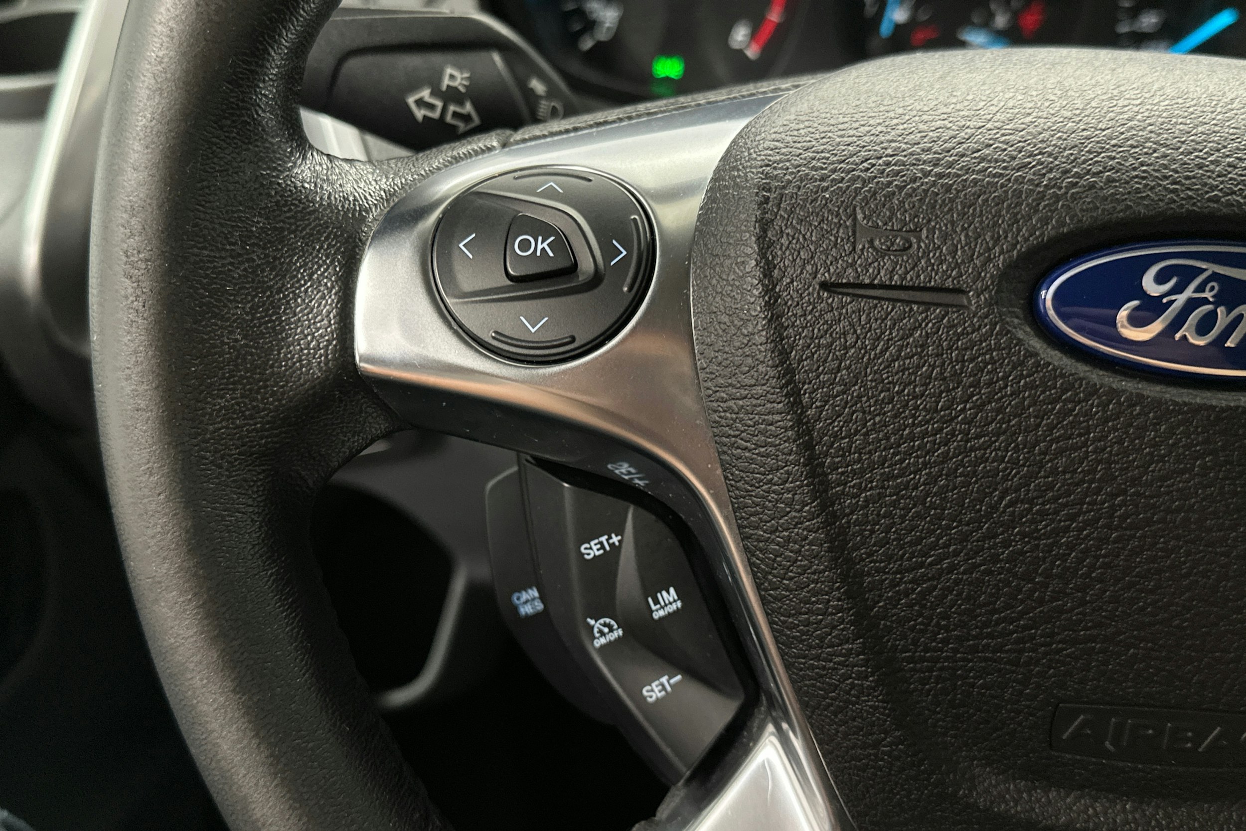 musta Ford Transit Custom 2016 kuva 11.